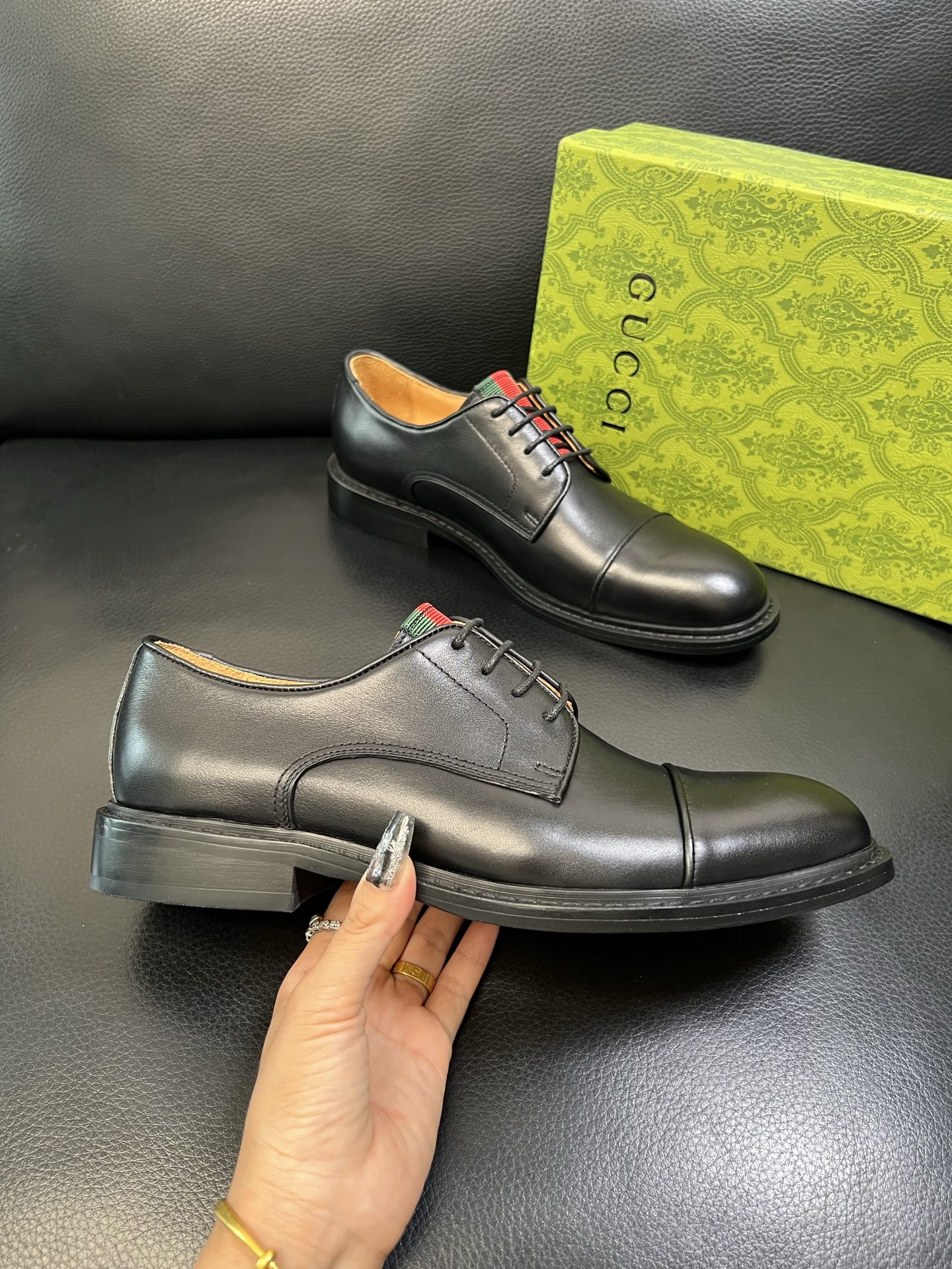 Gucci 高品质 顶级工艺品 古奇 皮鞋系列专柜同步 原厂配置，意大利进口原版牛皮，进口水染牛里 ，鞋