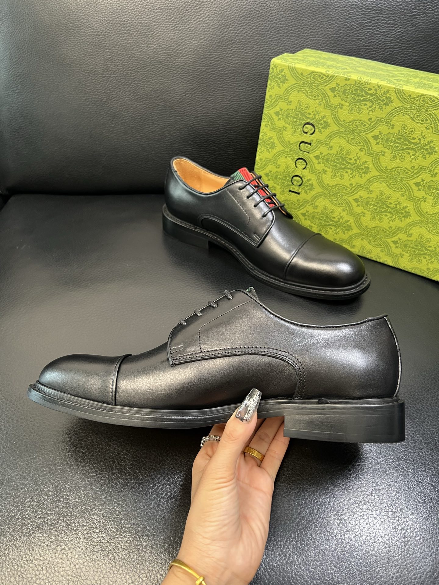 Gucci 高品质 顶级工艺品 古奇 皮鞋系列专柜同步 原厂配置，意大利进口原版牛皮，进口水染牛里 ，鞋