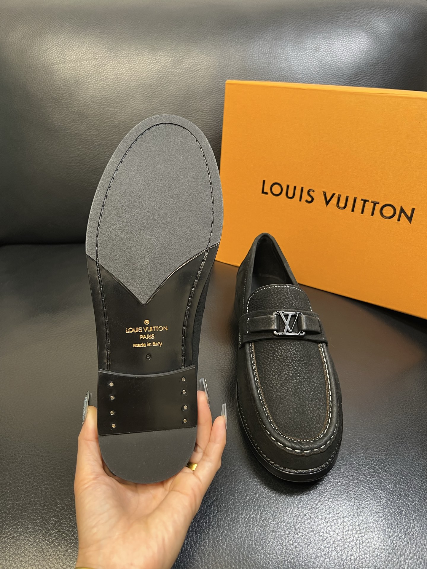 Lv 高品质 顶级工艺品 路易威登 皮鞋专柜同步原厂配置，鞋面意大利进口，进口水染牛皮内里，鞋底：原厂特