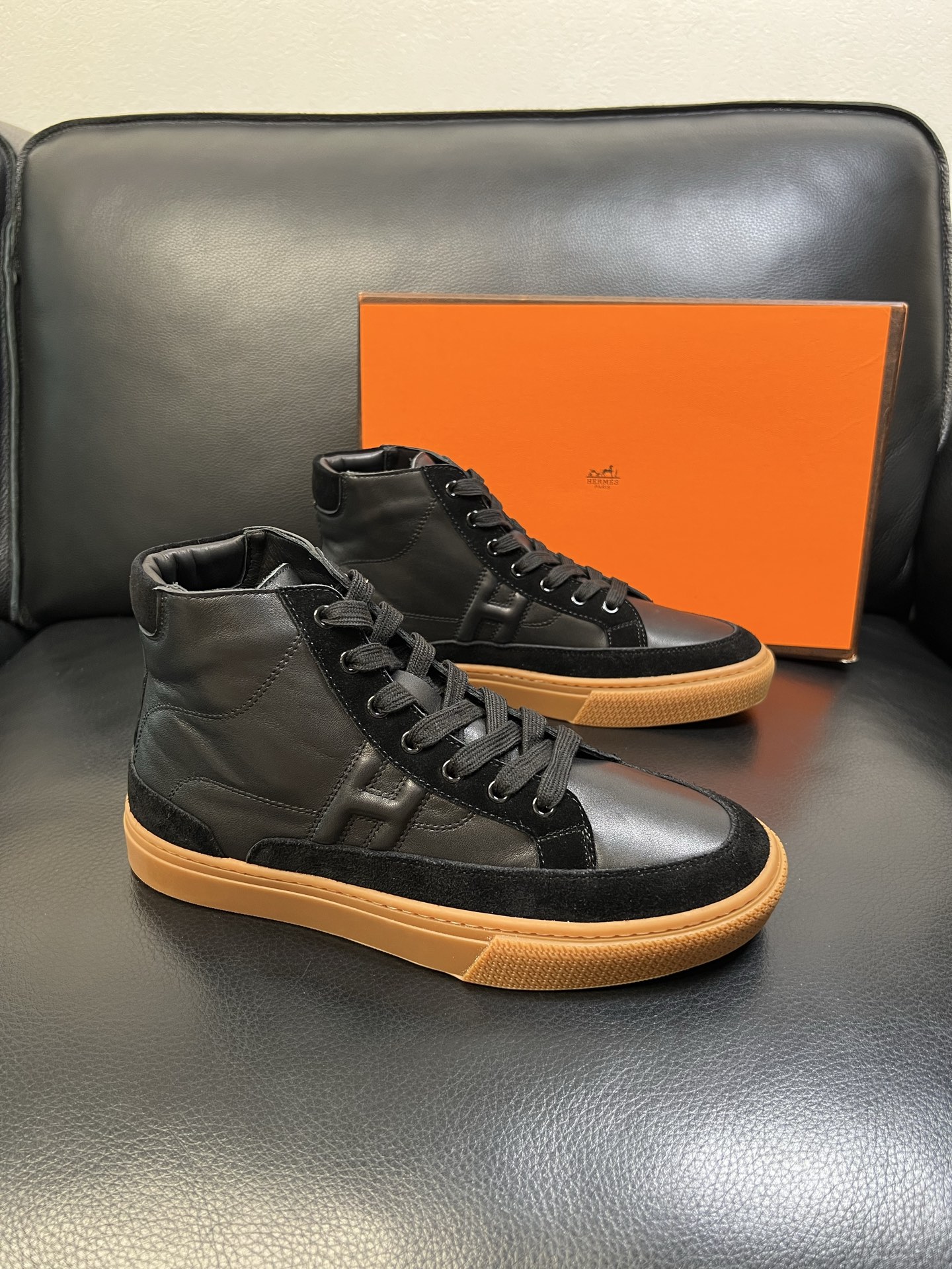 Hermes 高品质 顶级代购 爱马仕 专柜同步发售原厂配置，意大利进口原版牛皮面料，高品质拼接工艺，全