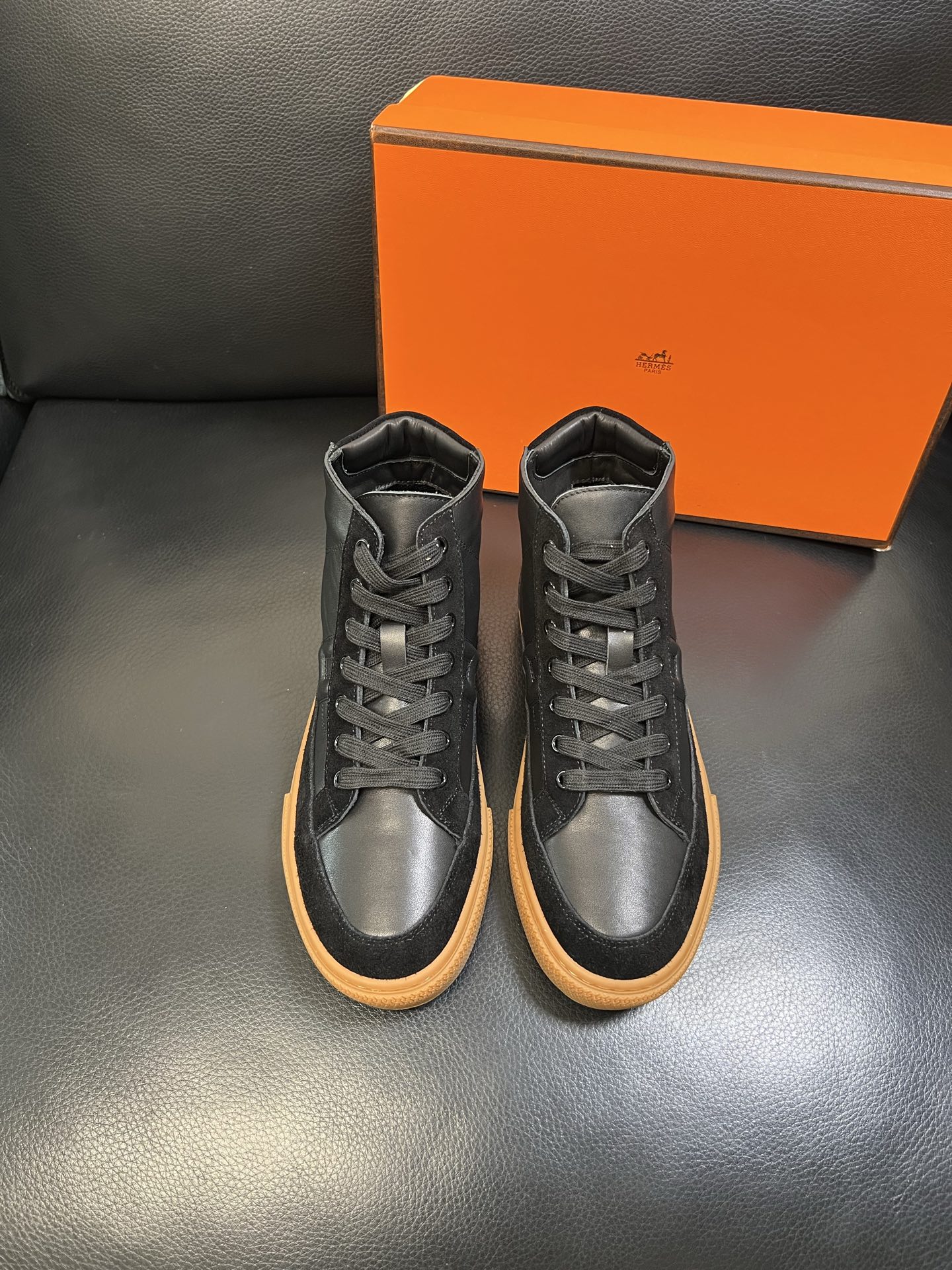 Hermes 高品质 顶级代购 爱马仕 专柜同步发售原厂配置，意大利进口原版牛皮面料，高品质拼接工艺，全