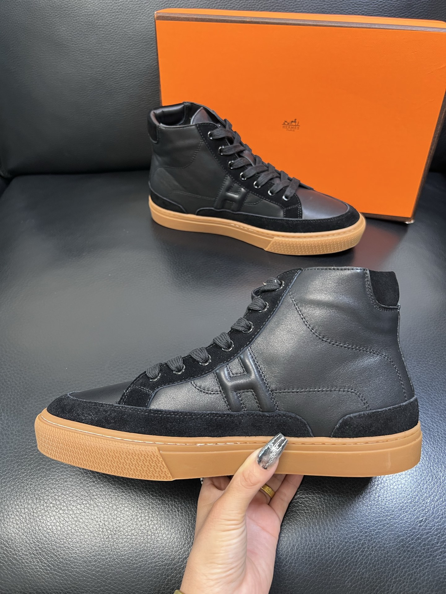 Hermes 高品质 顶级代购 爱马仕 专柜同步发售原厂配置，意大利进口原版牛皮面料，高品质拼接工艺，全