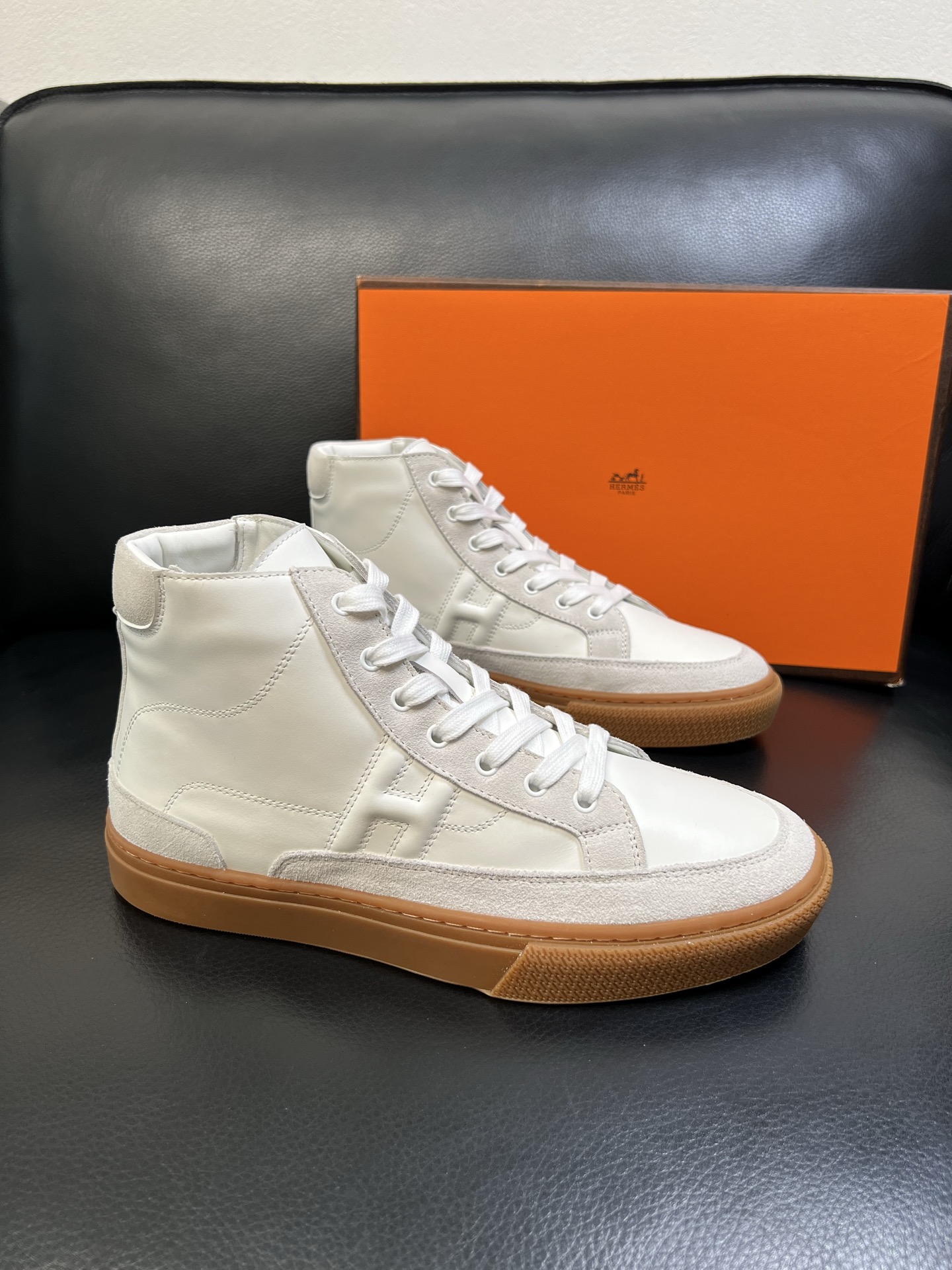 Hermes 高品质 顶级代购 爱马仕 专柜同步发售原厂配置，意大利进口原版牛皮面料，高品质拼接工艺，全