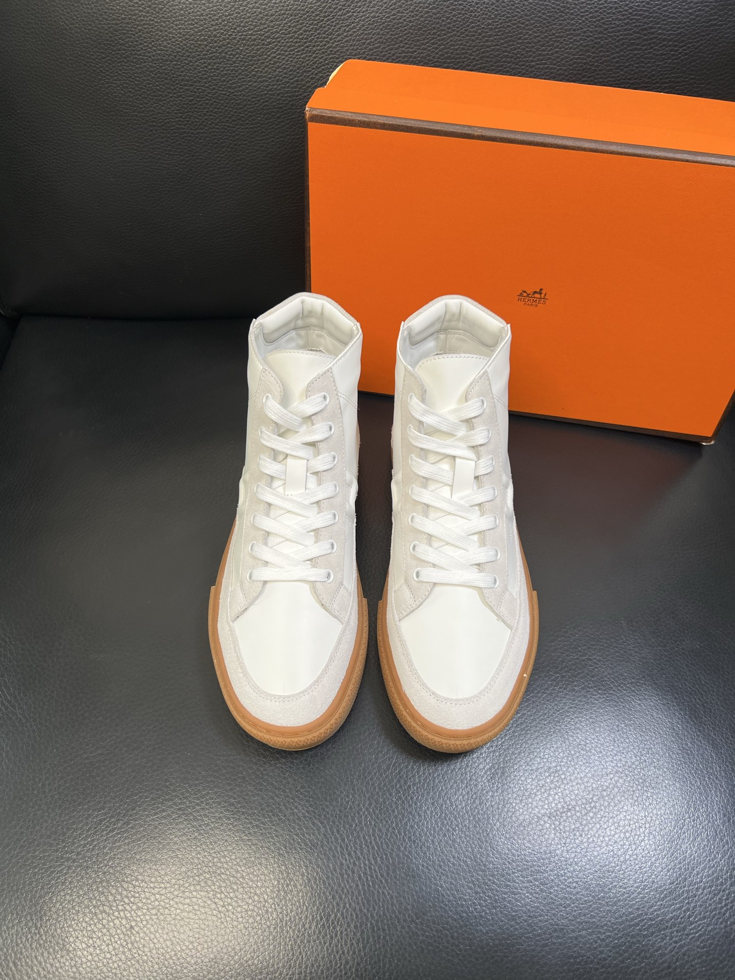 Hermes 高品质 顶级代购 爱马仕 专柜同步发售原厂配置，意大利进口原版牛皮面料，高品质拼接工艺，全