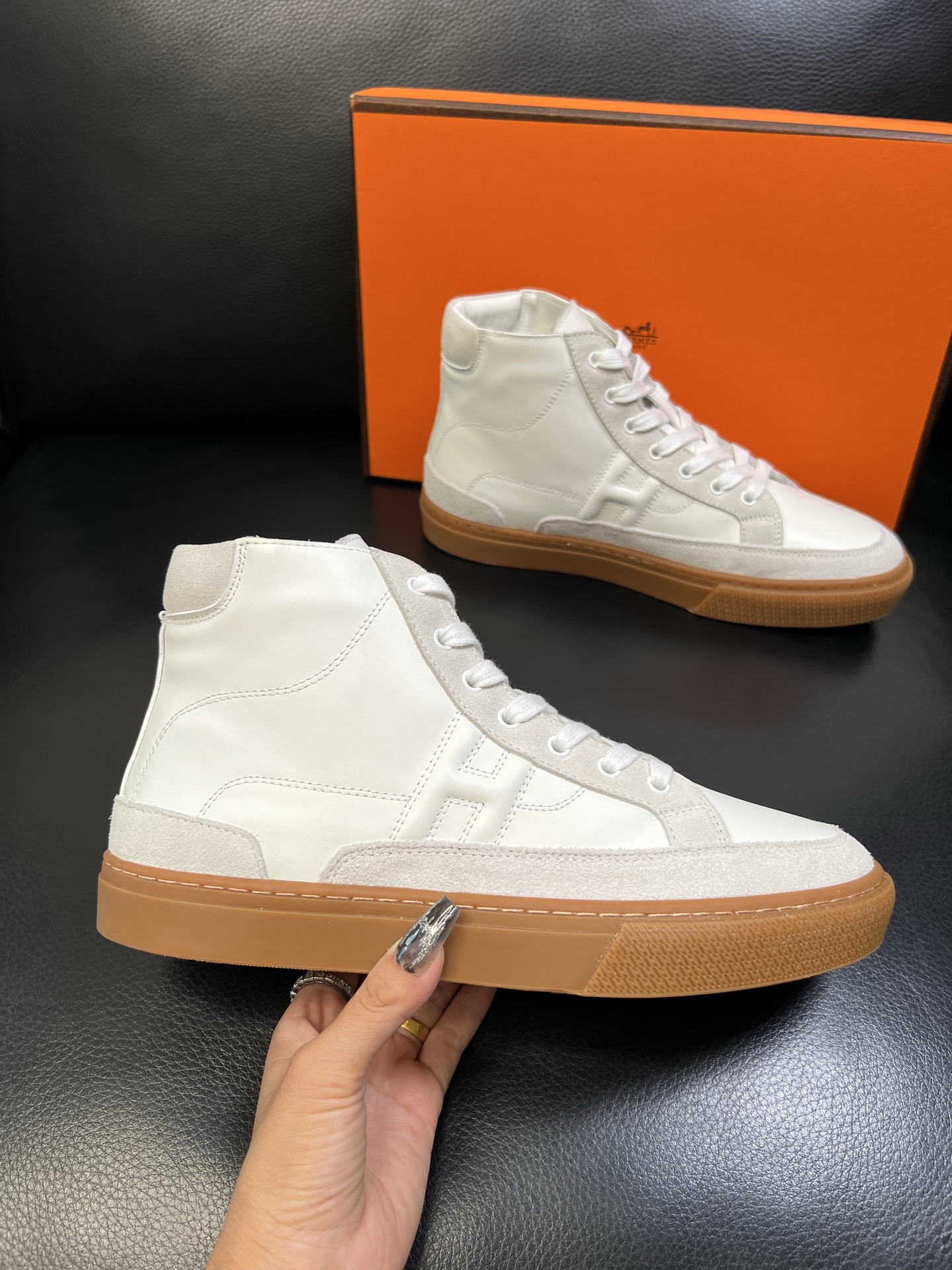 Hermes 高品质 顶级代购 爱马仕 专柜同步发售原厂配置，意大利进口原版牛皮面料，高品质拼接工艺，全