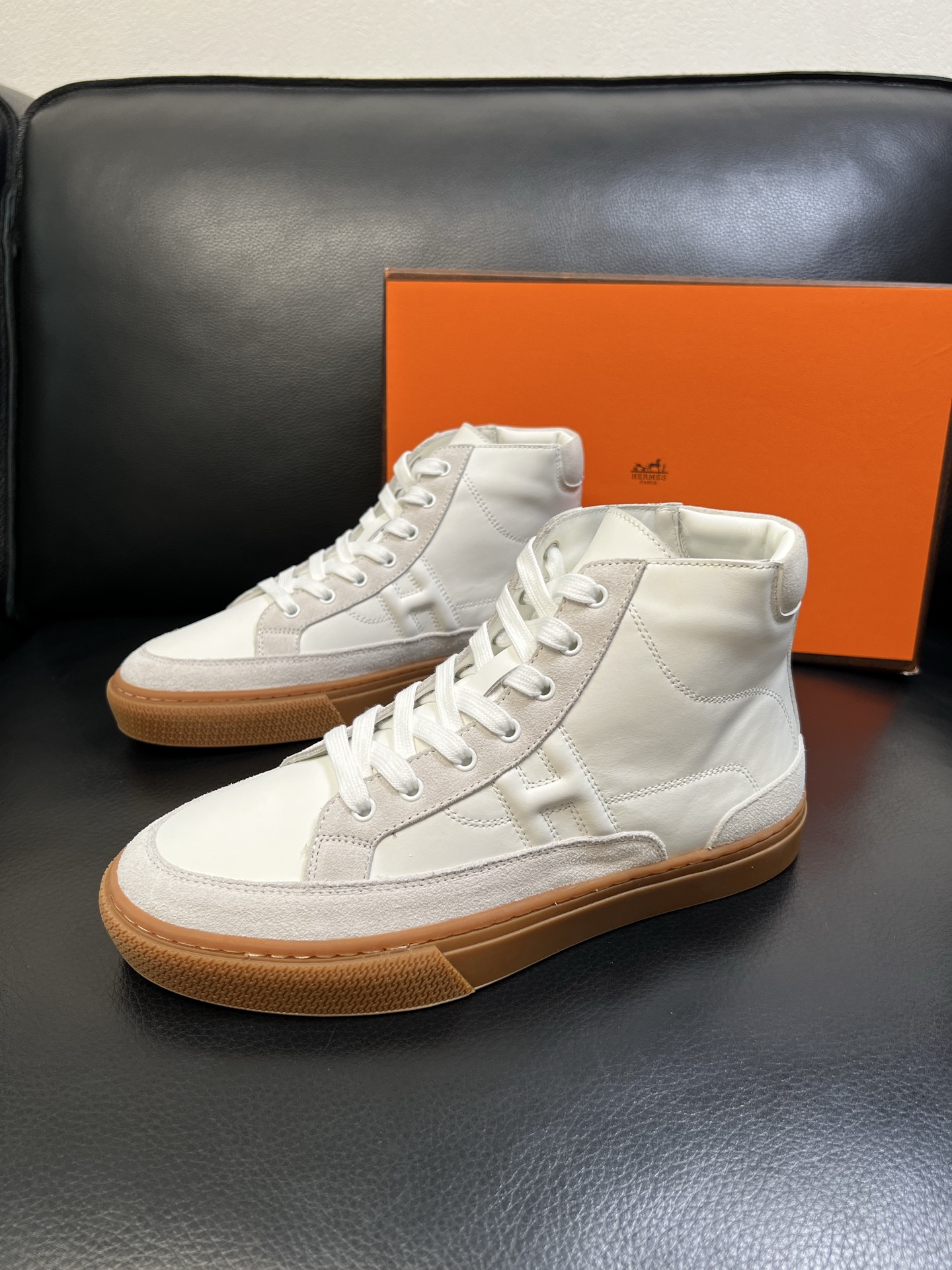 Hermes 高品质 顶级代购 爱马仕 专柜同步发售原厂配置，意大利进口原版牛皮面料，高品质拼接工艺，全