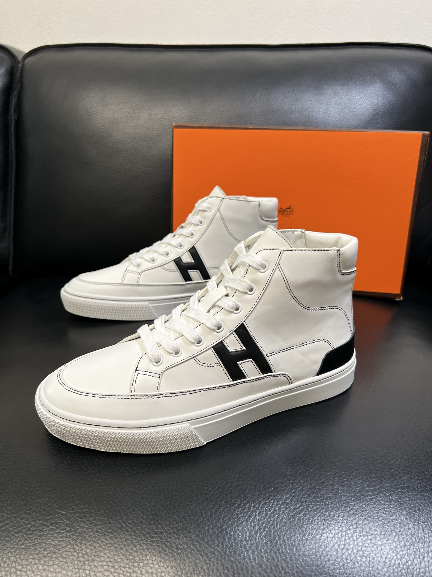 Hermes 高品质 顶级代购 爱马仕 专柜同步发售原厂配置，意大利进口原版牛皮面料，高品质拼接工艺，全