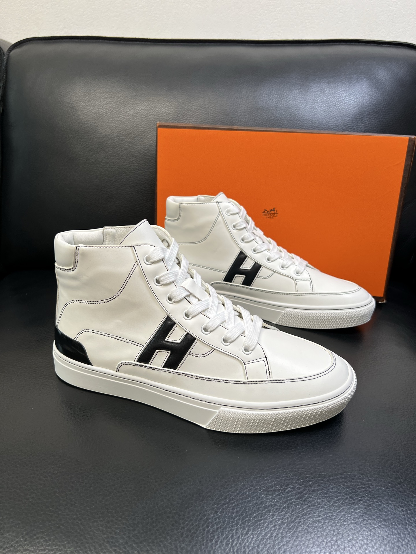 Hermes 高品质 顶级代购 爱马仕 专柜同步发售原厂配置，意大利进口原版牛皮面料，高品质拼接工艺，全