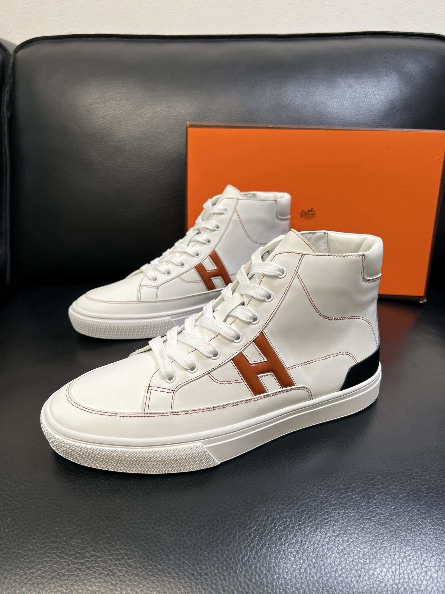 Hermes 高品质 顶级代购 爱马仕 专柜同步发售原厂配置，意大利进口原版牛皮面料，高品质拼接工艺，全