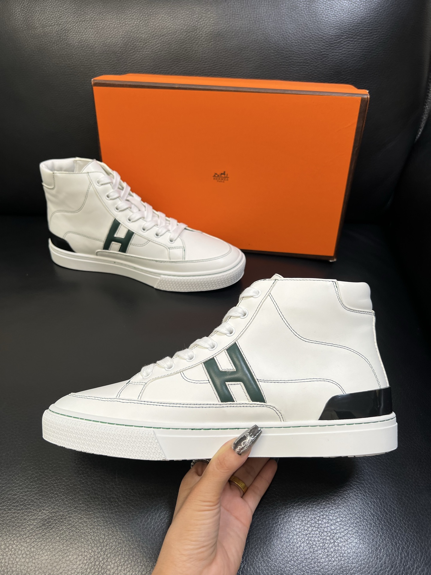 Hermes 高品质 顶级代购 爱马仕 专柜同步发售原厂配置，意大利进口原版牛皮面料，高品质拼接工艺，全