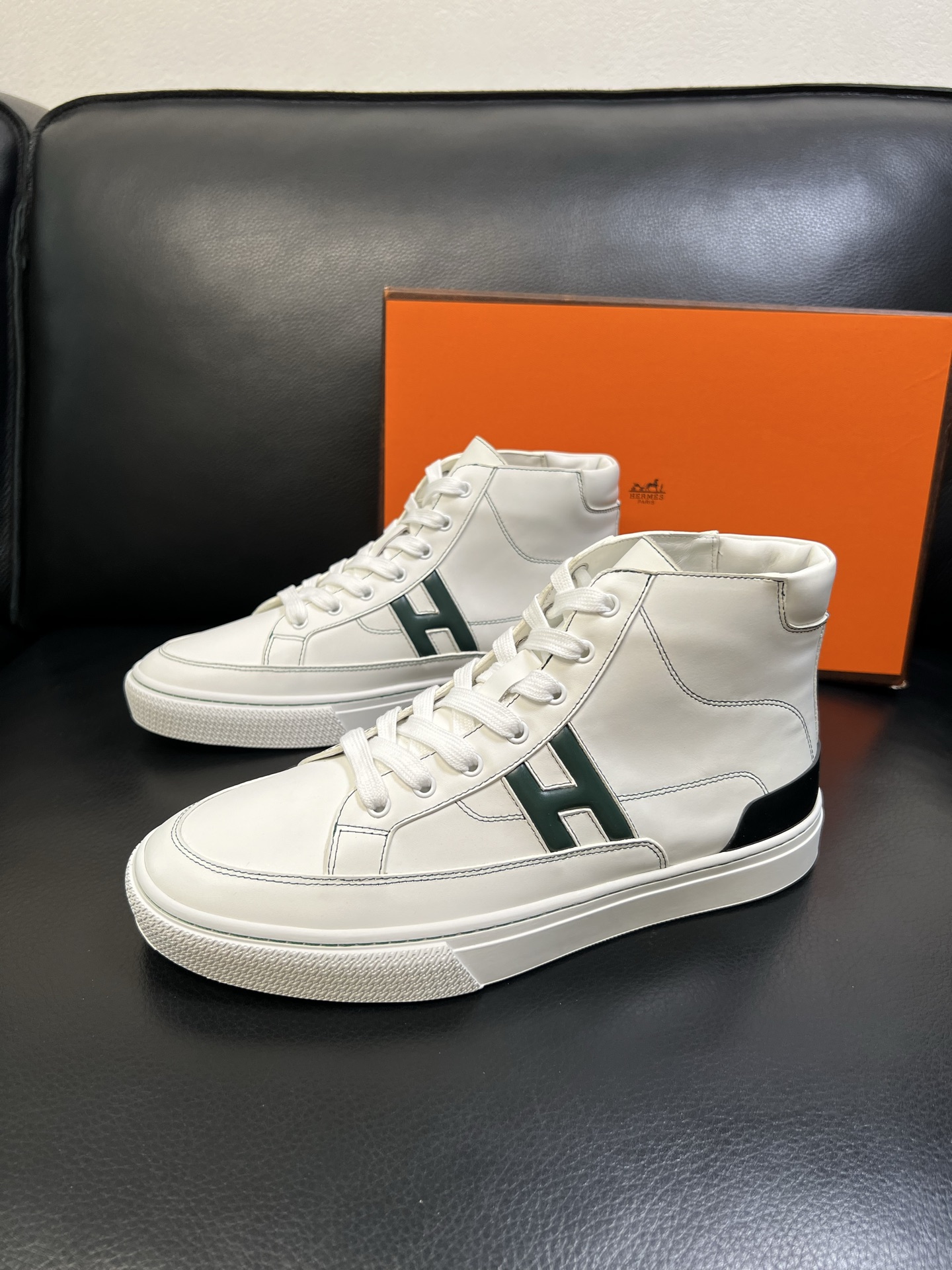 Hermes 高品质 顶级代购 爱马仕 专柜同步发售原厂配置，意大利进口原版牛皮面料，高品质拼接工艺，全