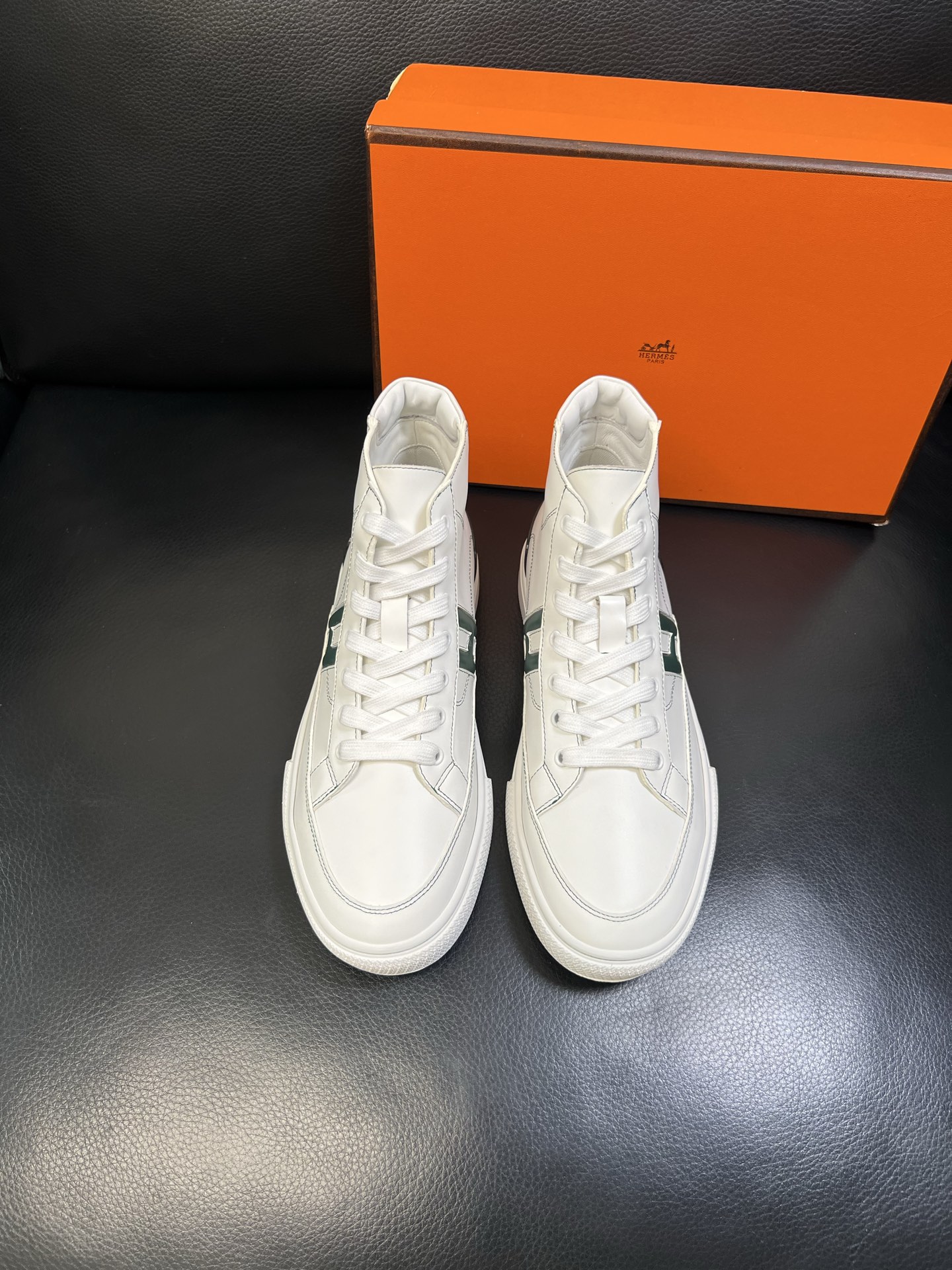 Hermes 高品质 顶级代购 爱马仕 专柜同步发售原厂配置，意大利进口原版牛皮面料，高品质拼接工艺，全