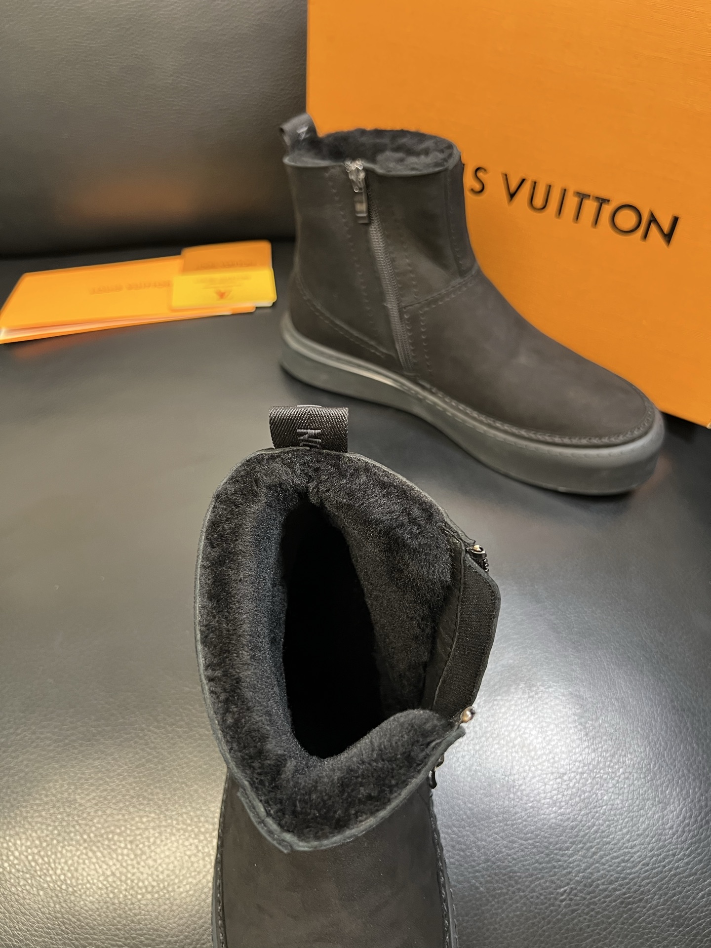 Lv 高品质 顶级工艺品 路易威登，专柜同步原厂配置，鞋面意大利进囗面料，高品质拼接缤纷色彩复杂工艺品，