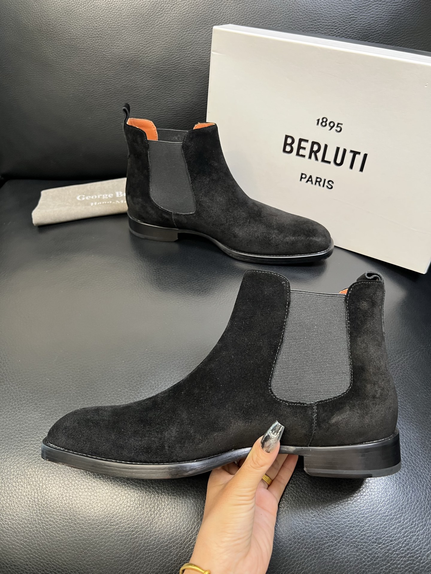 Berluti 高品质 顶级工艺品 布鲁提 专柜同步发售原厂配置，意大利进口牛皮面料，全进口水染牛皮里垫