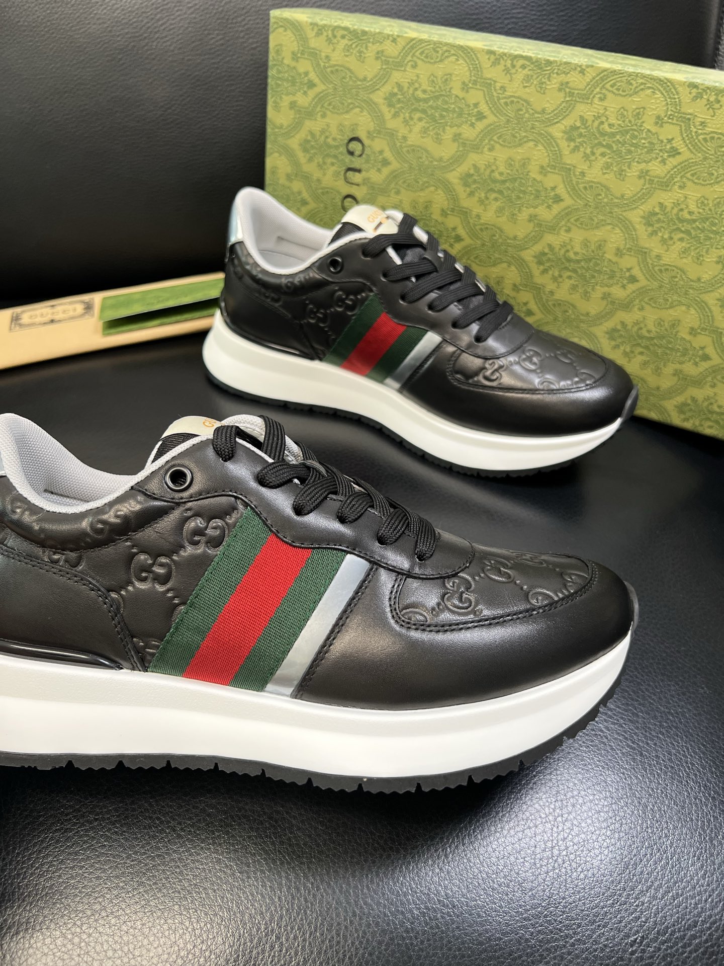 Gucci 高品质 顶级工艺品 古奇 专柜新款原厂配置，意大利进口牛皮搭配印花面料，进口牛皮内里垫，透气