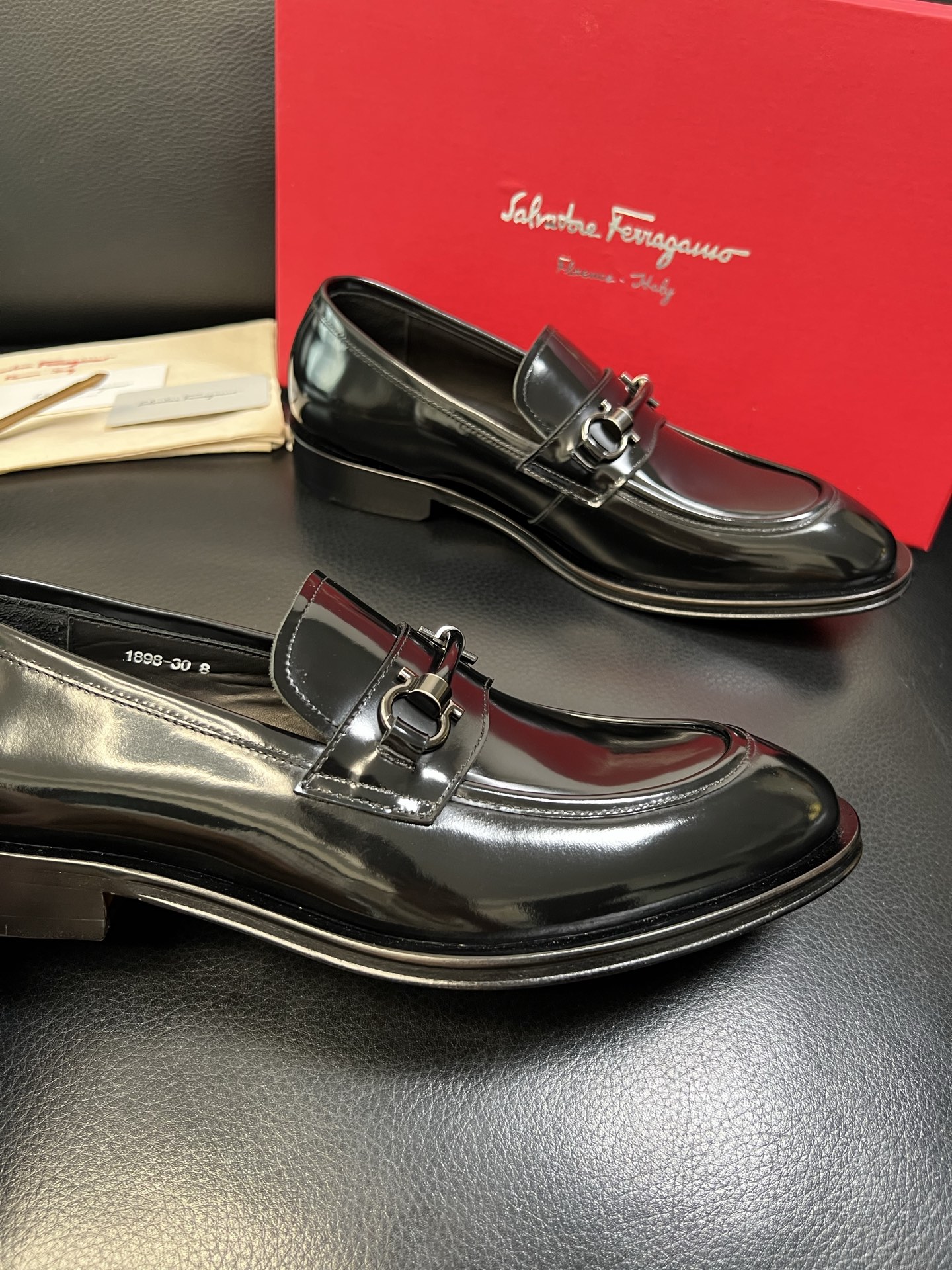 Ferragamo 高品质 顶级工艺品 菲拉格慕 专柜同步发售原厂配置，意大利进口原版牛皮，进口水染牛里