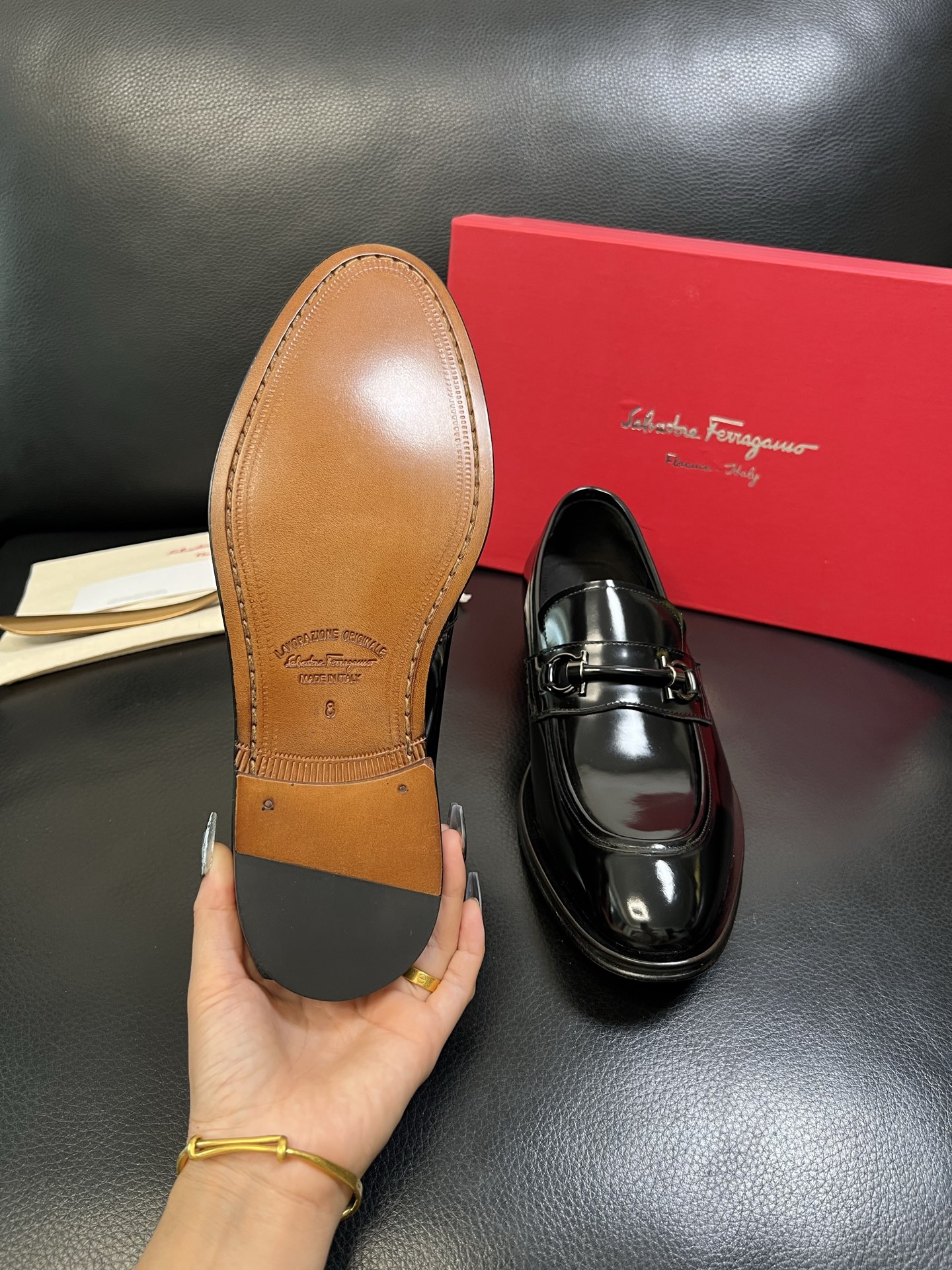 Ferragamo 高品质 顶级工艺品 菲拉格慕 专柜同步发售原厂配置，意大利进口原版牛皮，进口水染牛里