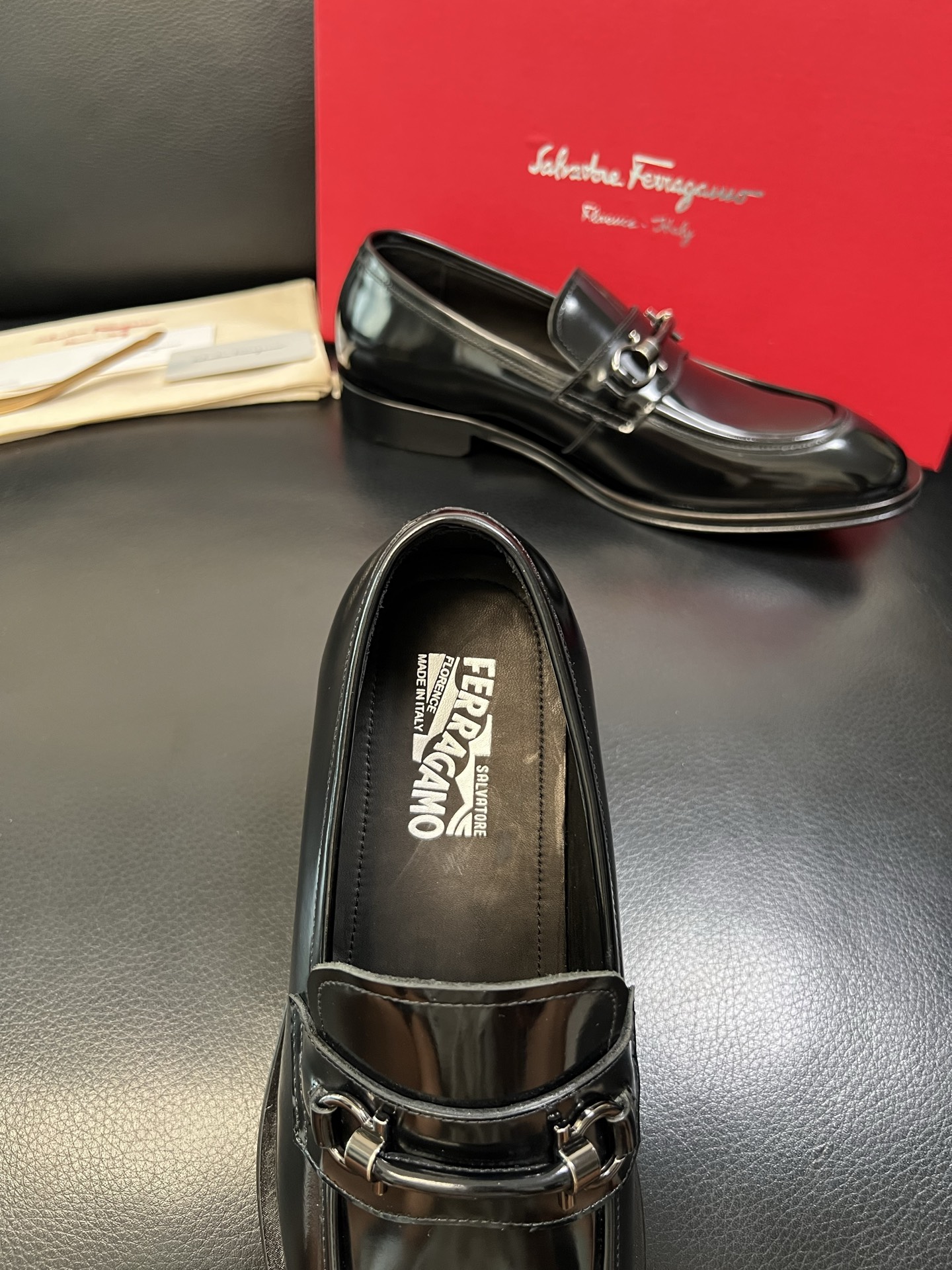 Ferragamo 高品质 顶级工艺品 菲拉格慕 专柜同步发售原厂配置，意大利进口原版牛皮，进口水染牛里