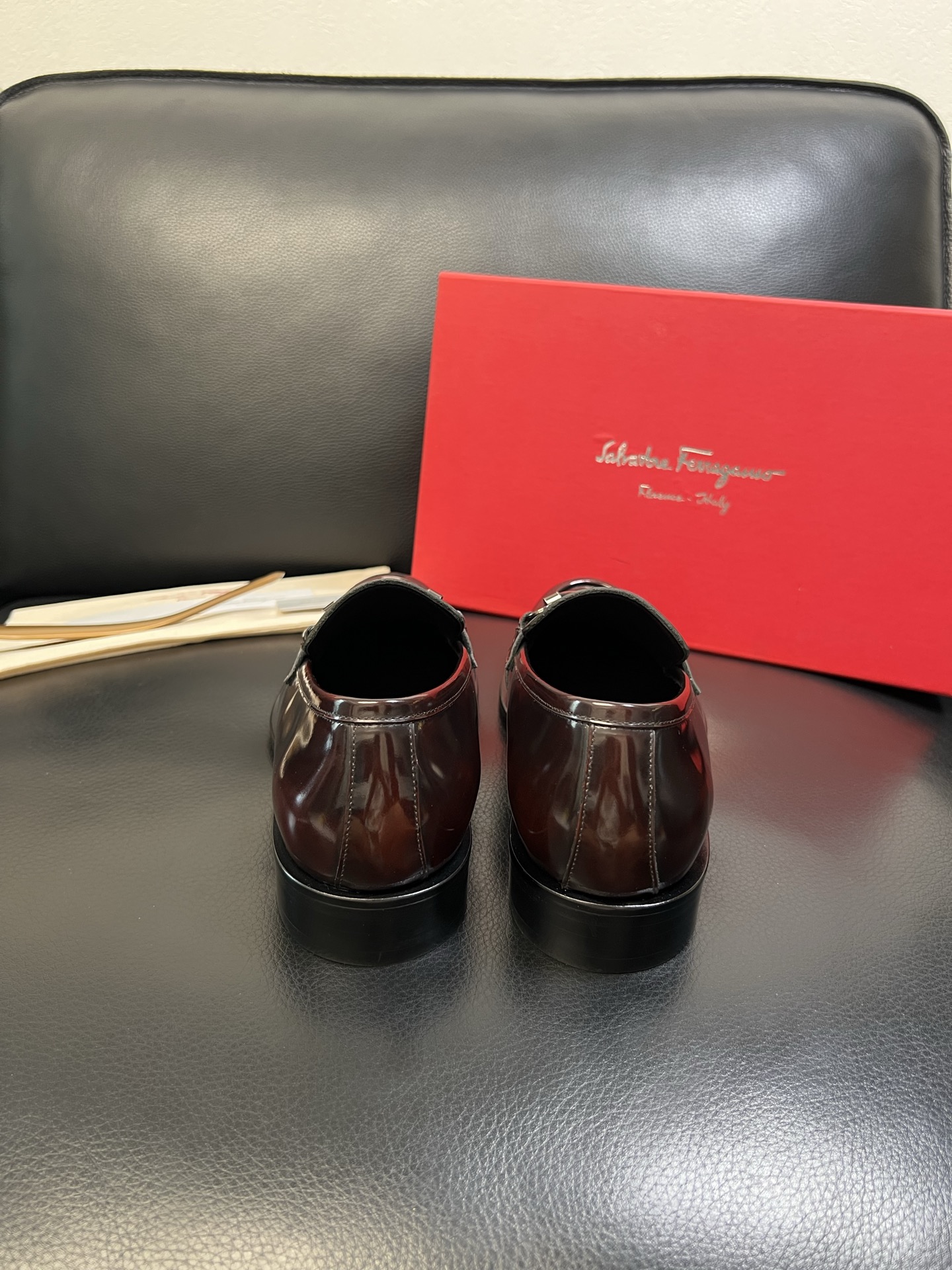 Ferragamo 高品质 顶级工艺品 菲拉格慕 专柜同步发售原厂配置，意大利进口原版牛皮，进口水染牛里