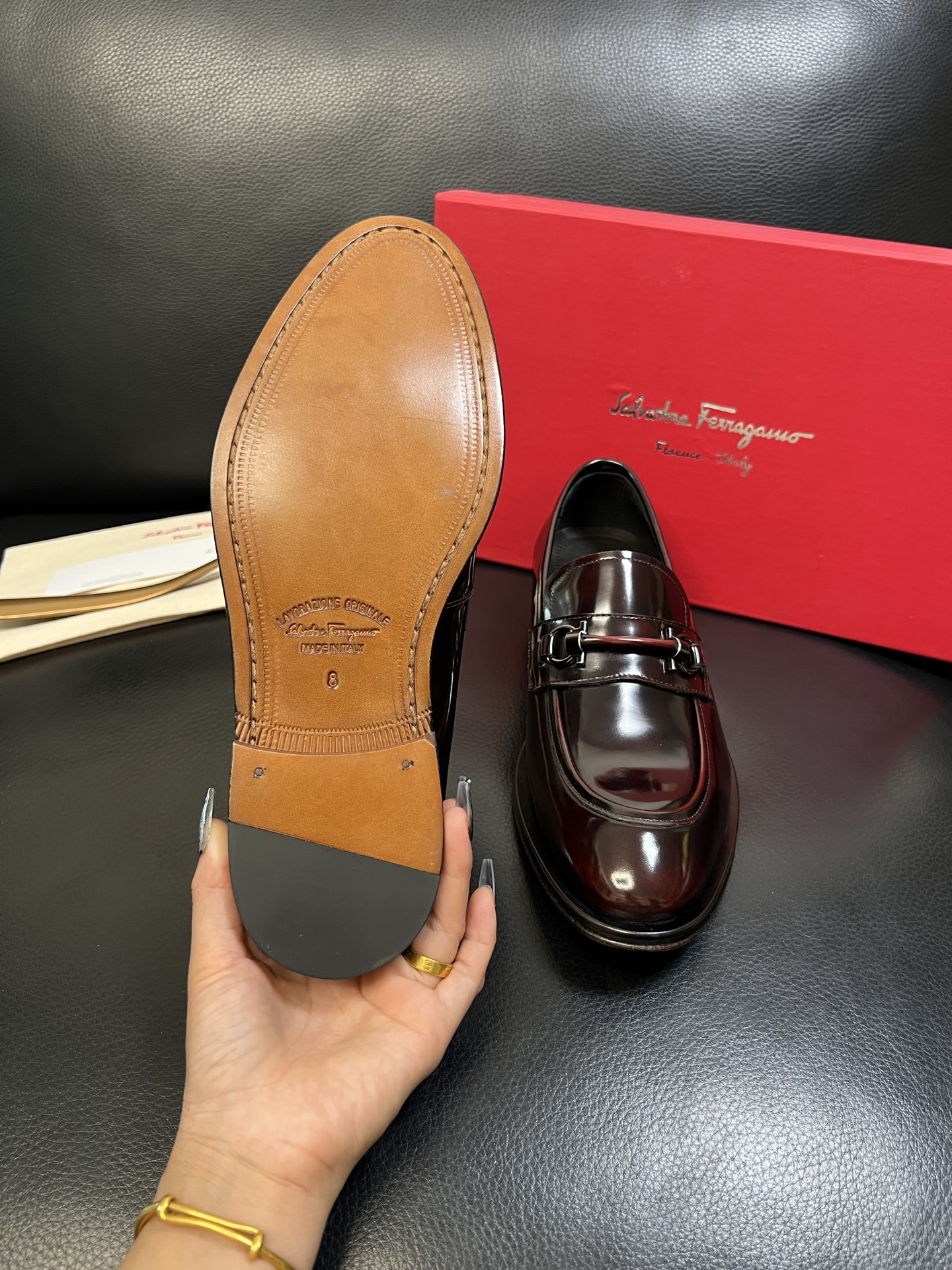 Ferragamo 高品质 顶级工艺品 菲拉格慕 专柜同步发售原厂配置，意大利进口原版牛皮，进口水染牛里