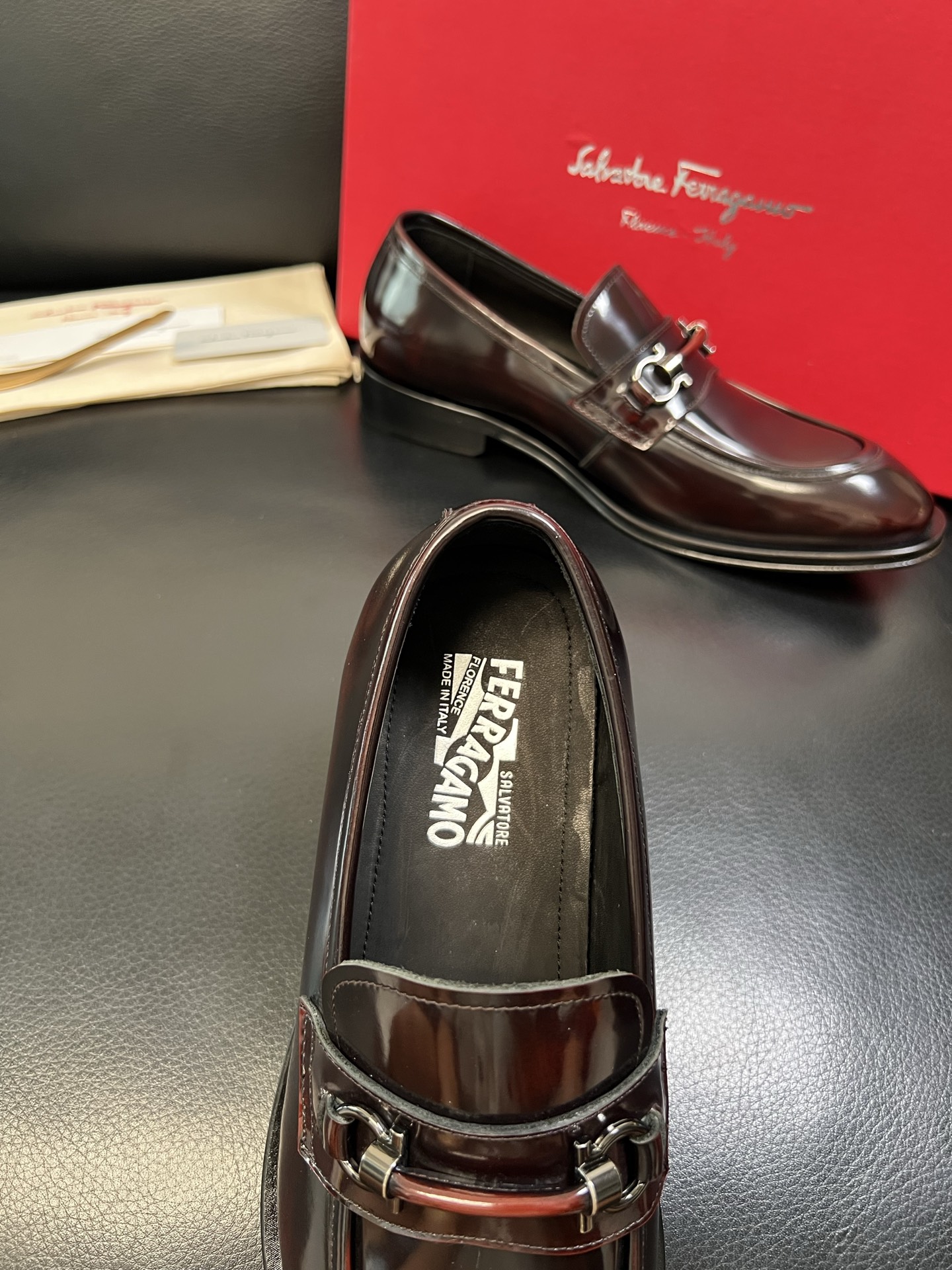 Ferragamo 高品质 顶级工艺品 菲拉格慕 专柜同步发售原厂配置，意大利进口原版牛皮，进口水染牛里