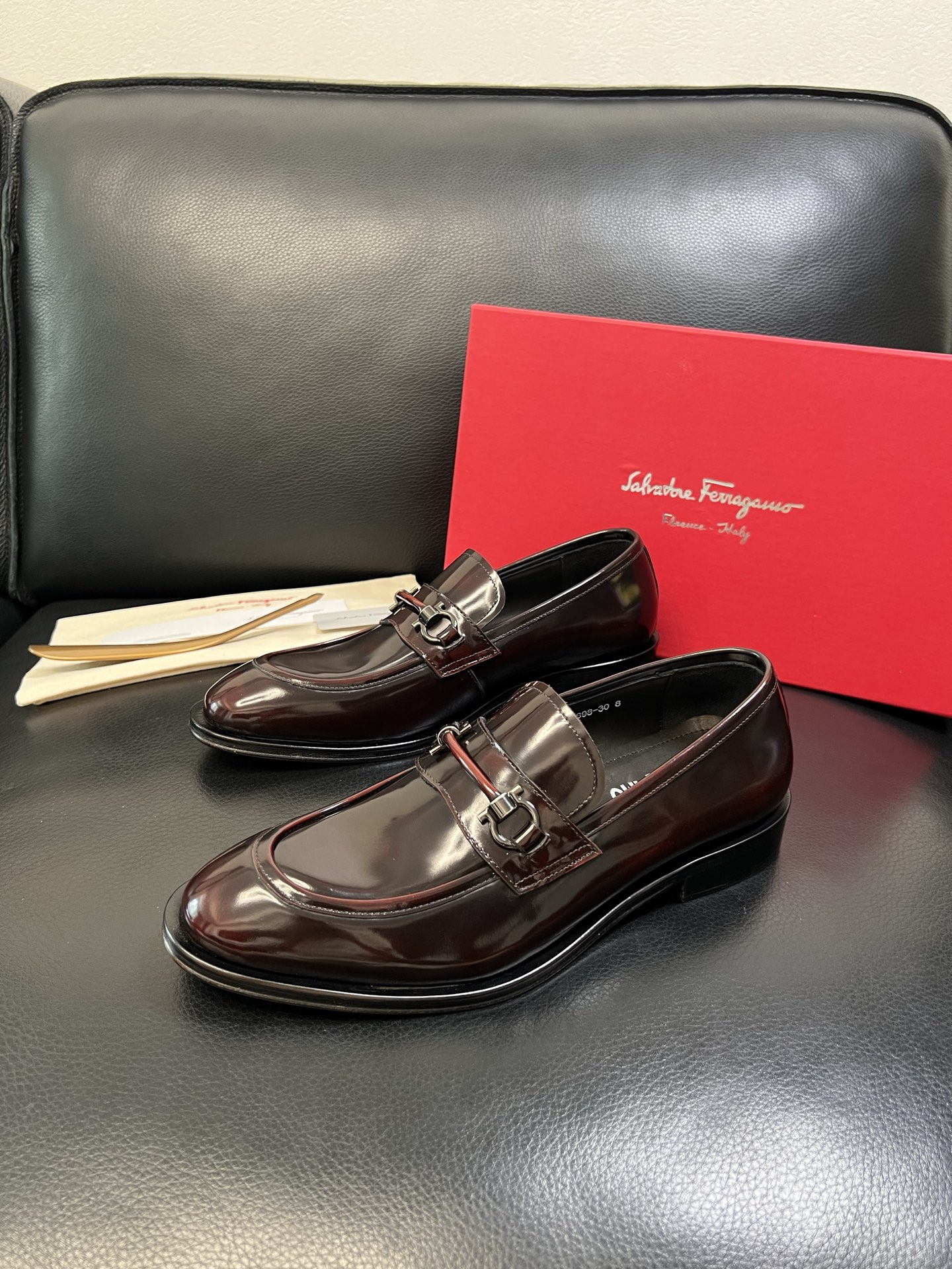 Ferragamo 高品质 顶级工艺品 菲拉格慕 专柜同步发售原厂配置，意大利进口原版牛皮，进口水染牛里