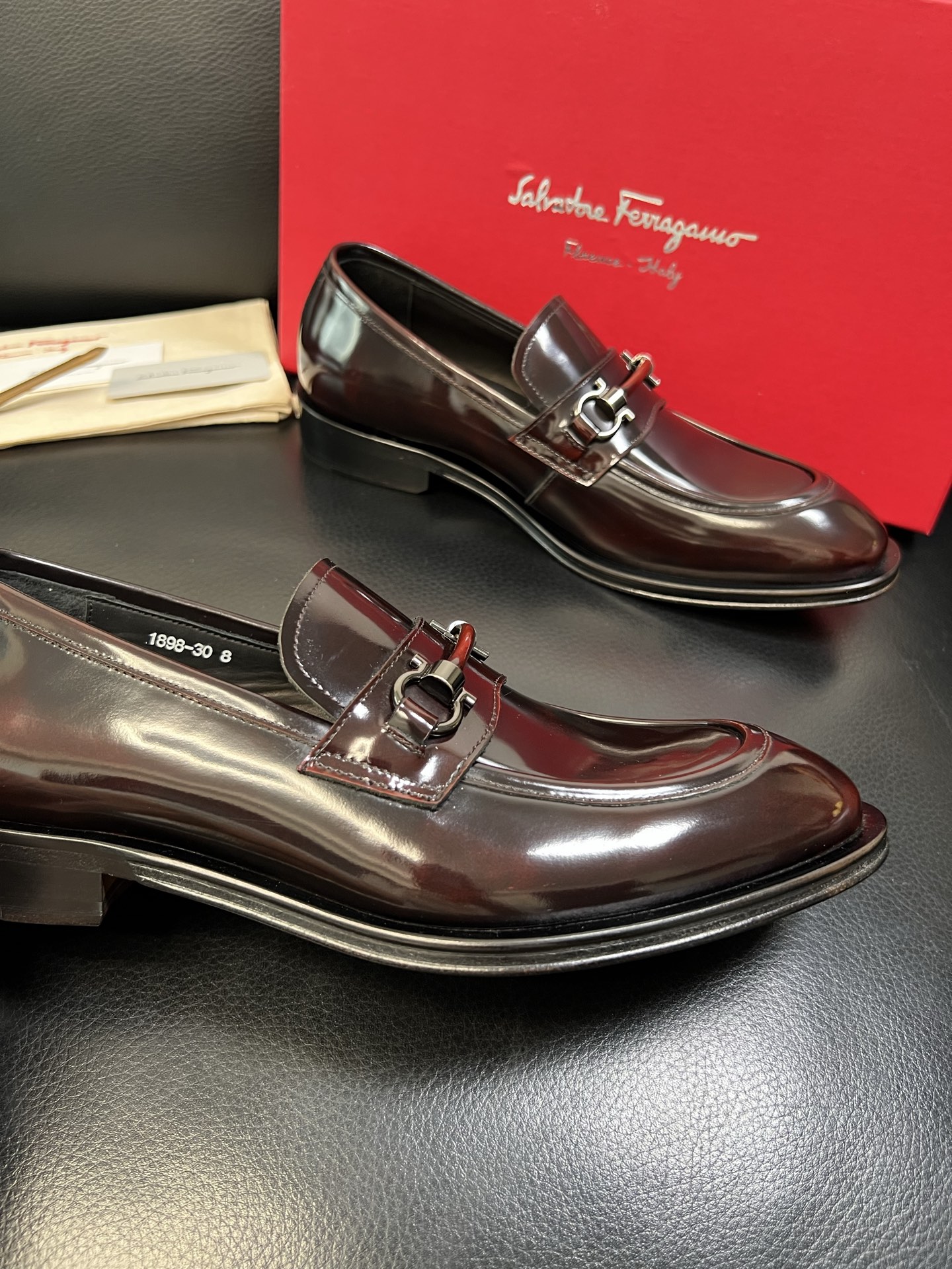Ferragamo 高品质 顶级工艺品 菲拉格慕 专柜同步发售原厂配置，意大利进口原版牛皮，进口水染牛里