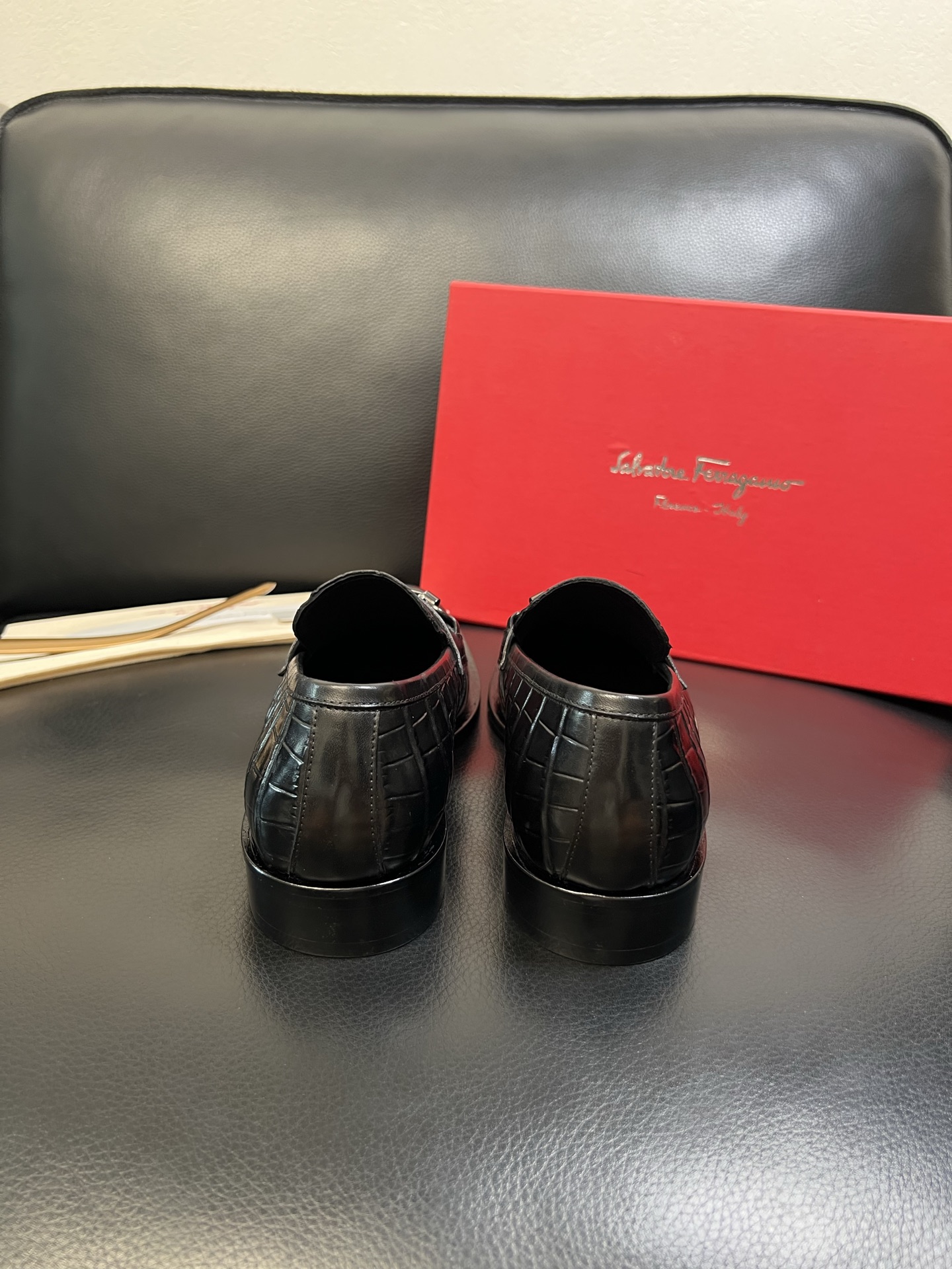 Ferragamo 高品质 顶级工艺品 菲拉格慕 专柜同步发售原厂配置，意大利进口原版牛皮，进口水染牛里