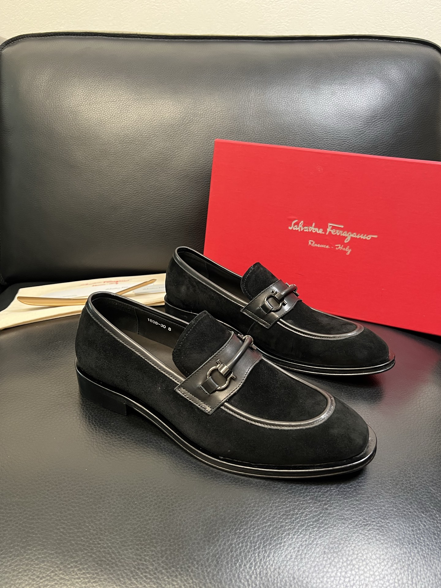 Ferragamo 高品质 顶级工艺品 菲拉格慕 专柜同步发售原厂配置，意大利进口原版牛皮，进口水染牛里