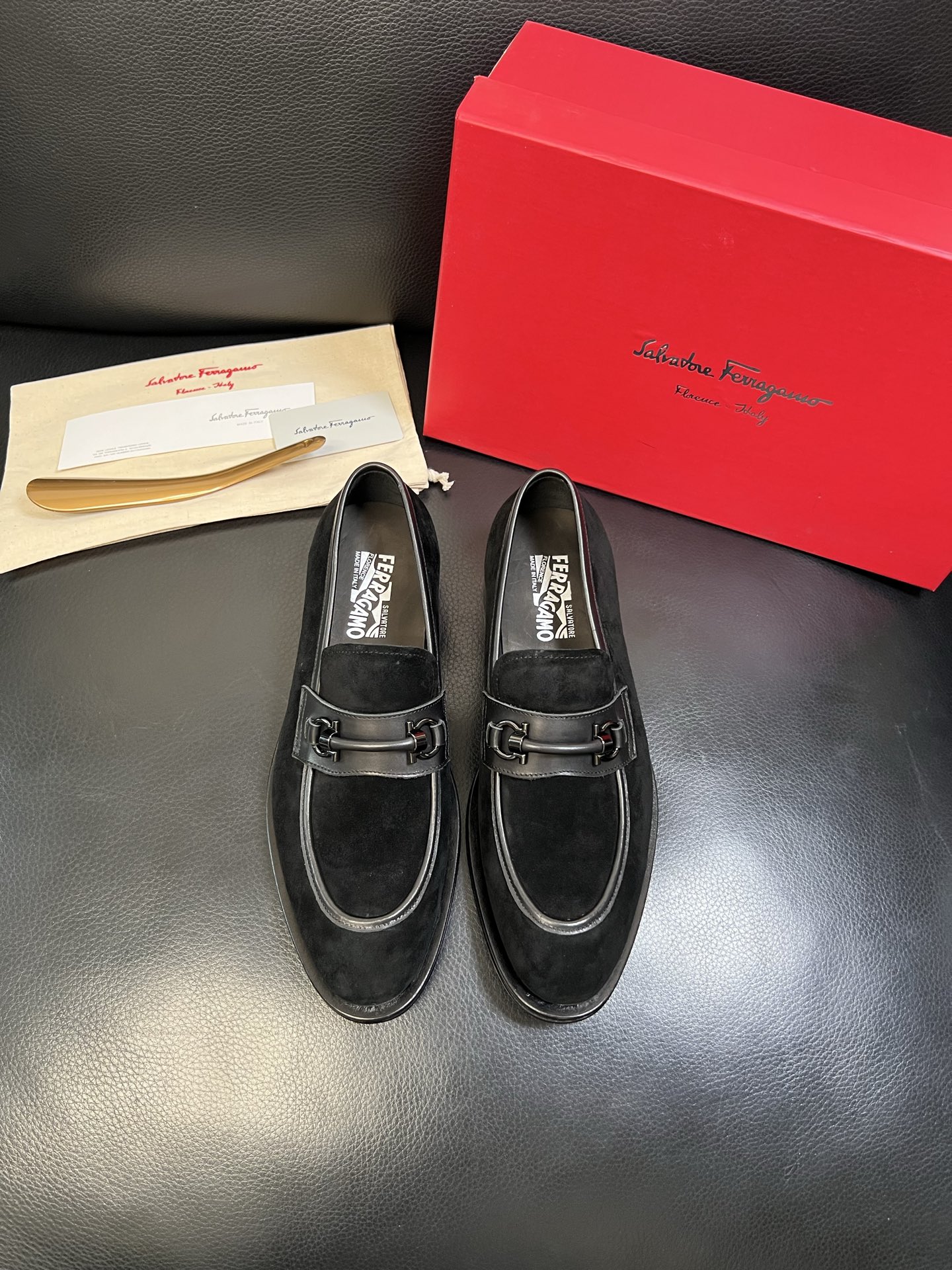 Ferragamo 高品质 顶级工艺品 菲拉格慕 专柜同步发售原厂配置，意大利进口原版牛皮，进口水染牛里