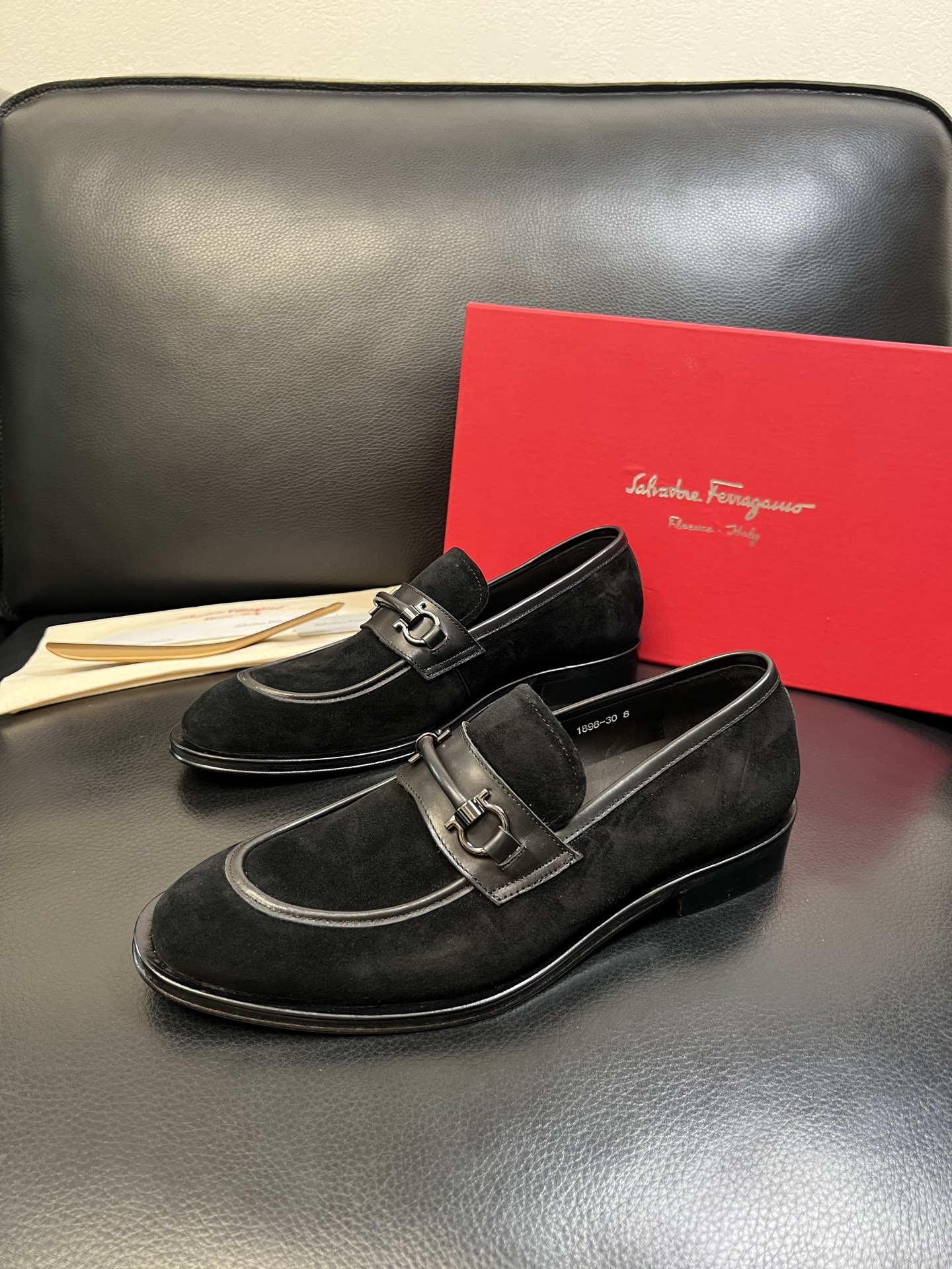 Ferragamo 高品质 顶级工艺品 菲拉格慕 专柜同步发售原厂配置，意大利进口原版牛皮，进口水染牛里