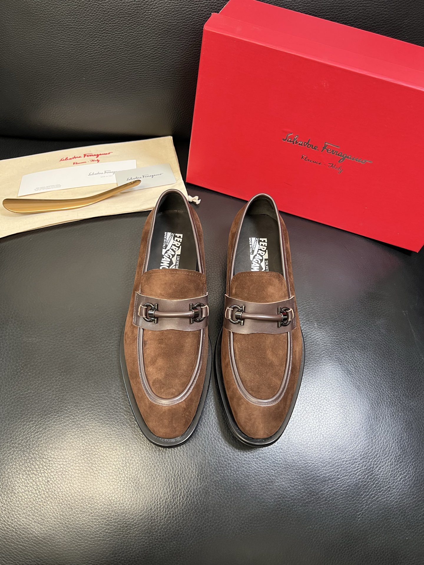 Ferragamo 高品质 顶级工艺品 菲拉格慕 专柜同步发售原厂配置，意大利进口原版牛皮，进口水染牛里