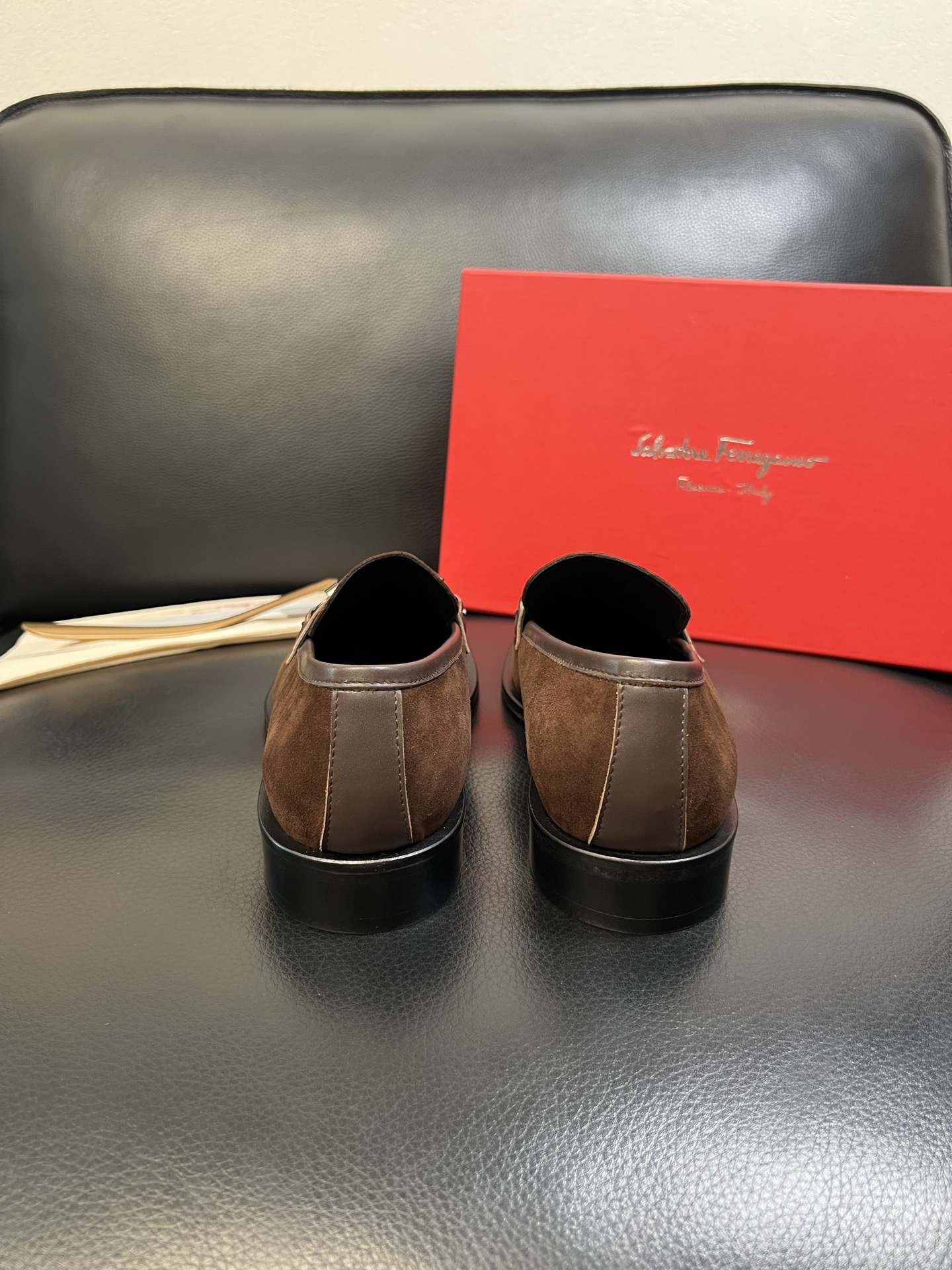 Ferragamo 高品质 顶级工艺品 菲拉格慕 专柜同步发售原厂配置，意大利进口原版牛皮，进口水染牛里