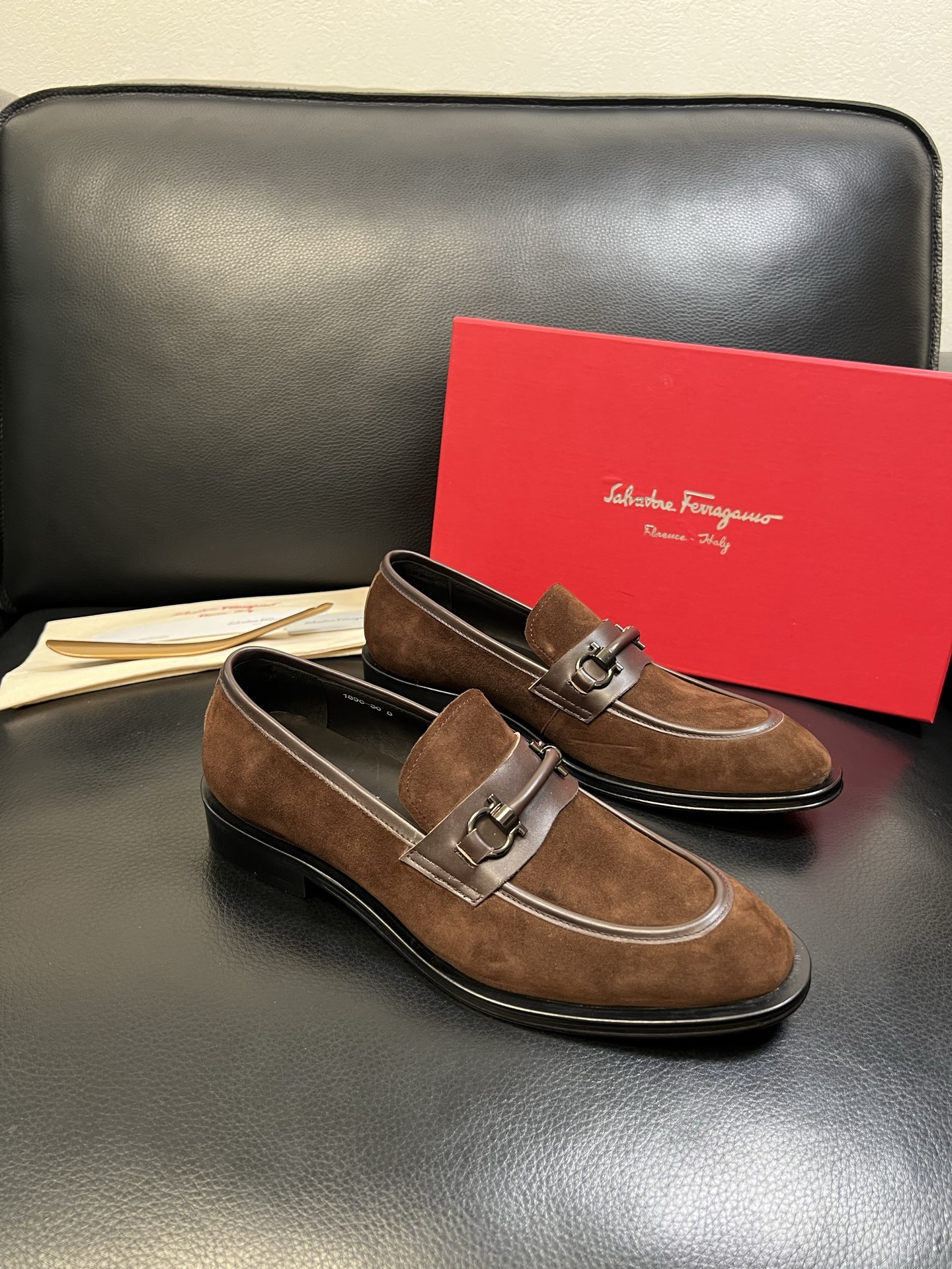 Ferragamo 高品质 顶级工艺品 菲拉格慕 专柜同步发售原厂配置，意大利进口原版牛皮，进口水染牛里