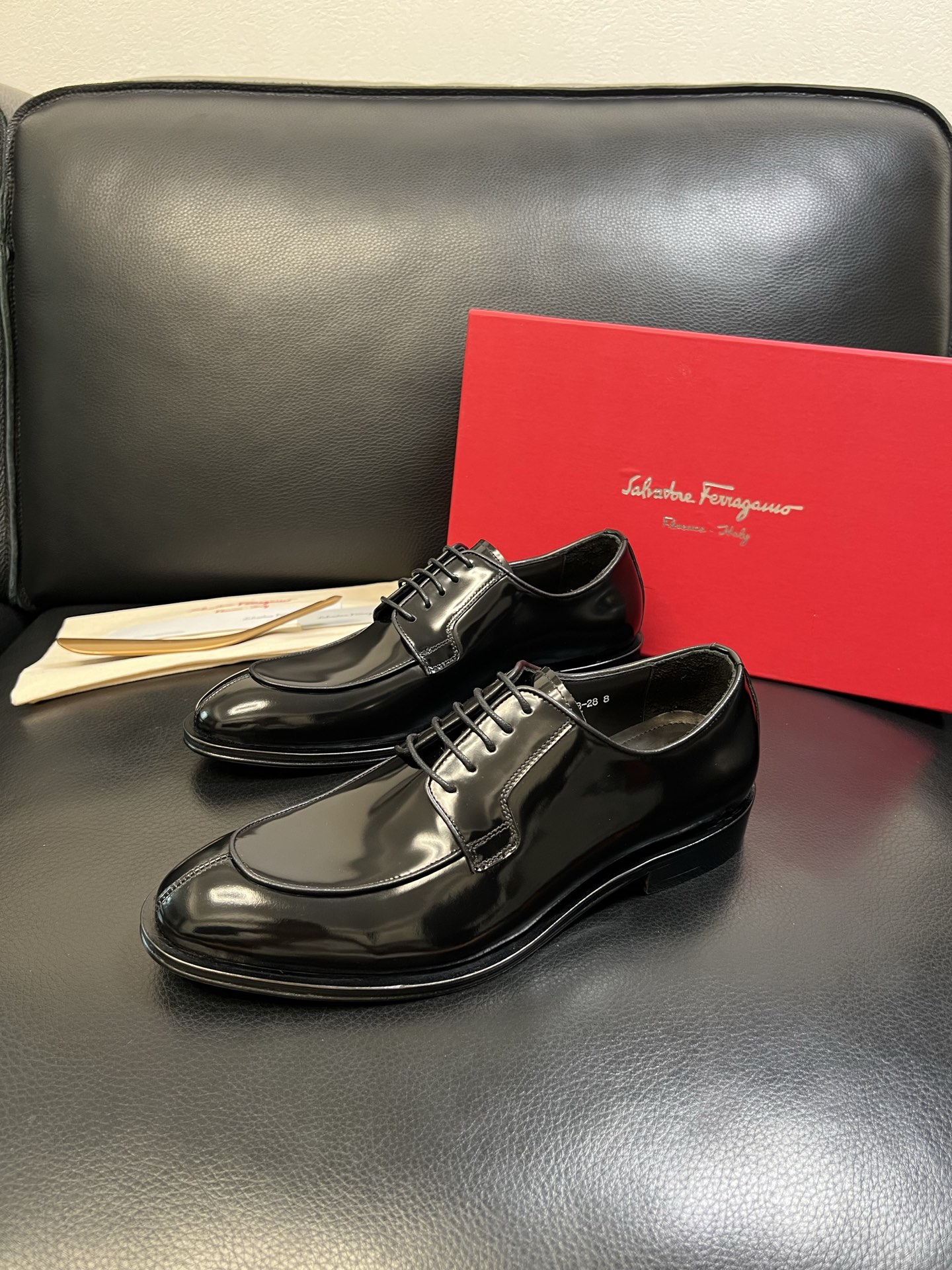 Ferragamo 高品质 顶级工艺品 菲拉格慕 专柜同步发售原厂配置，意大利进口原版牛皮，进口水染牛里