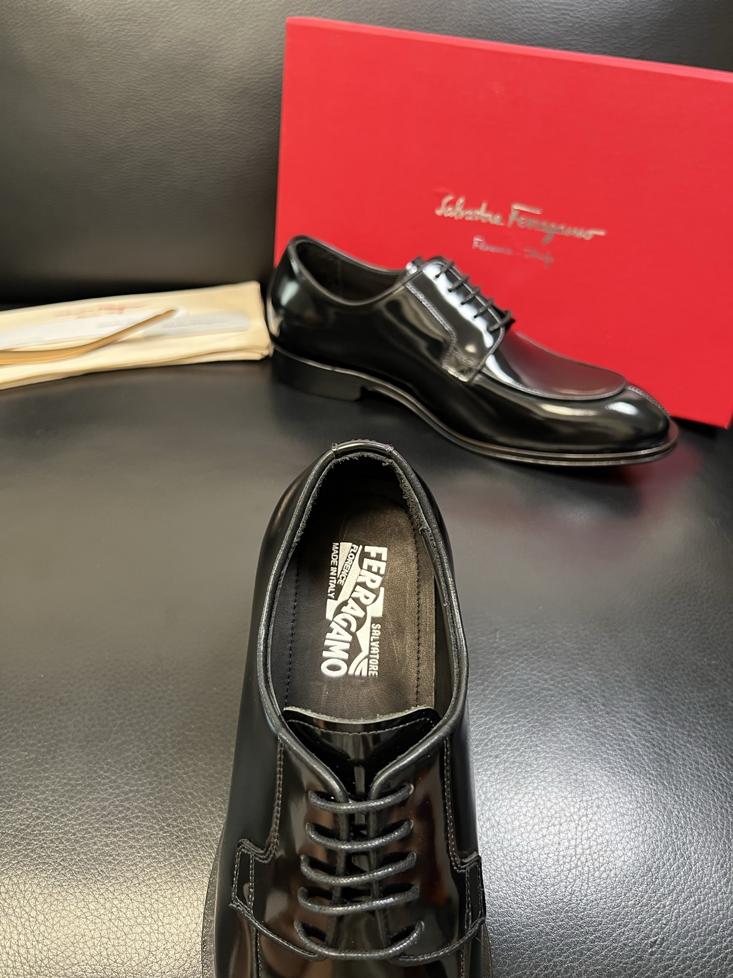 Ferragamo 高品质 顶级工艺品 菲拉格慕 专柜同步发售原厂配置，意大利进口原版牛皮，进口水染牛里