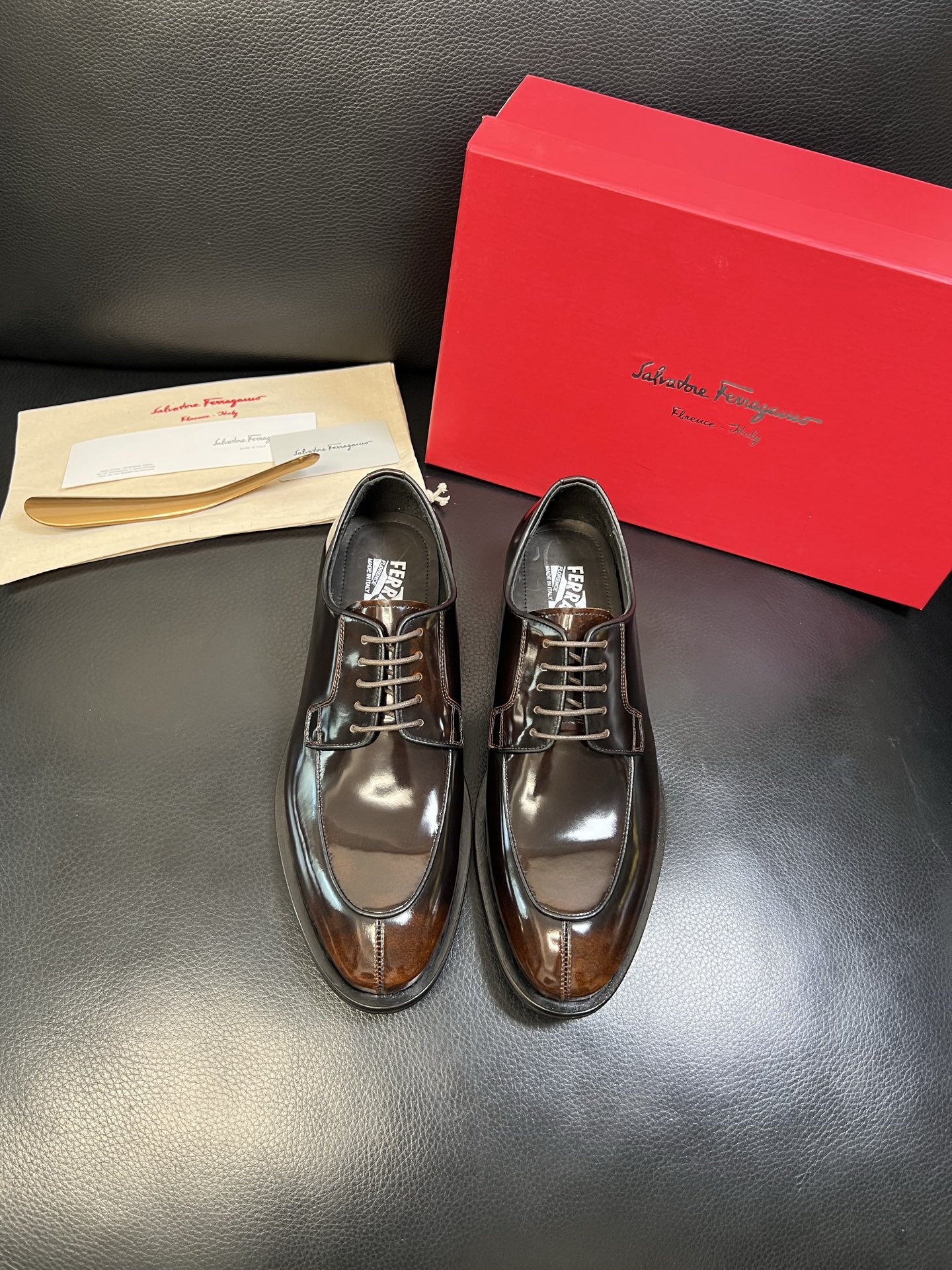 Ferragamo 高品质 顶级工艺品 菲拉格慕 专柜同步发售原厂配置，意大利进口原版牛皮，进口水染牛里