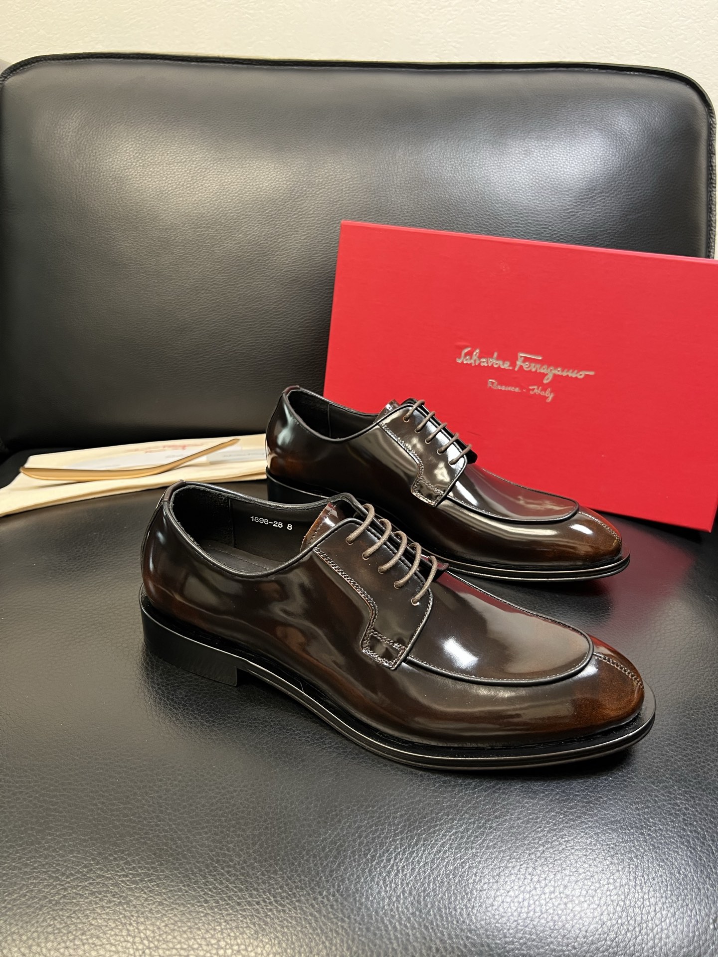 Ferragamo 高品质 顶级工艺品 菲拉格慕 专柜同步发售原厂配置，意大利进口原版牛皮，进口水染牛里