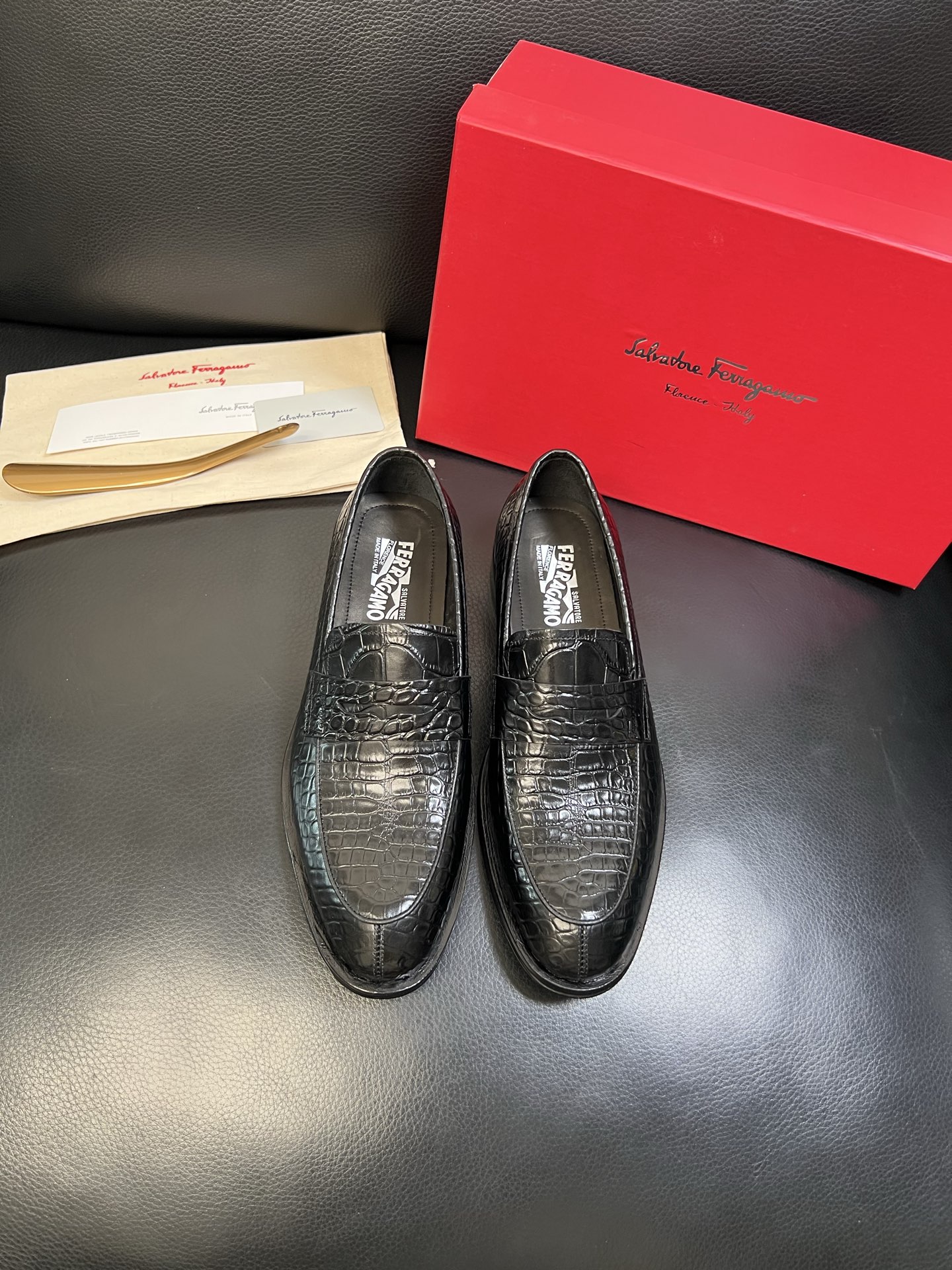 Ferragamo 高品质 顶级工艺品 菲拉格慕 专柜同步发售原厂配置，意大利进口原版牛皮，进口水染牛里