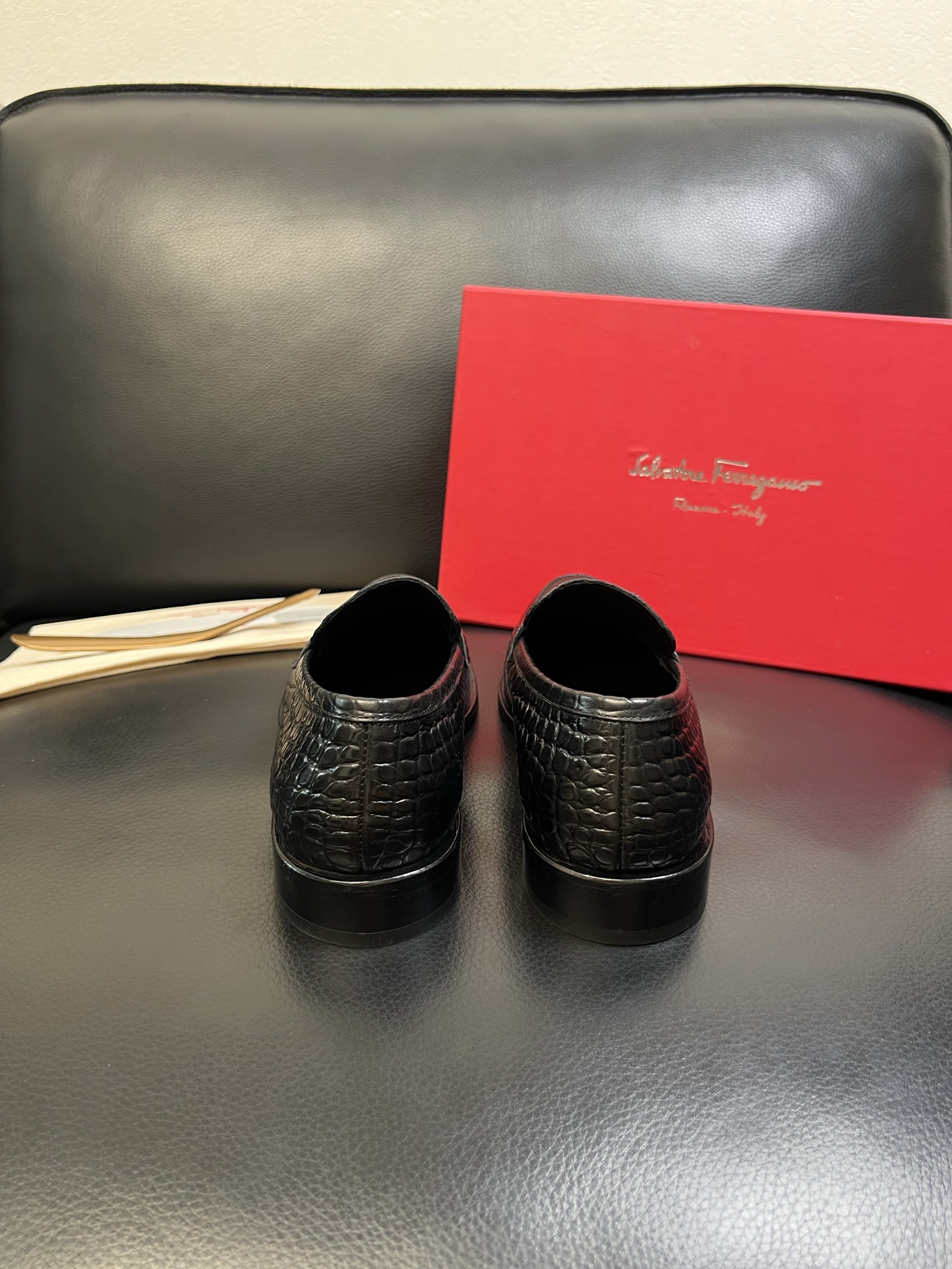 Ferragamo 高品质 顶级工艺品 菲拉格慕 专柜同步发售原厂配置，意大利进口原版牛皮，进口水染牛里