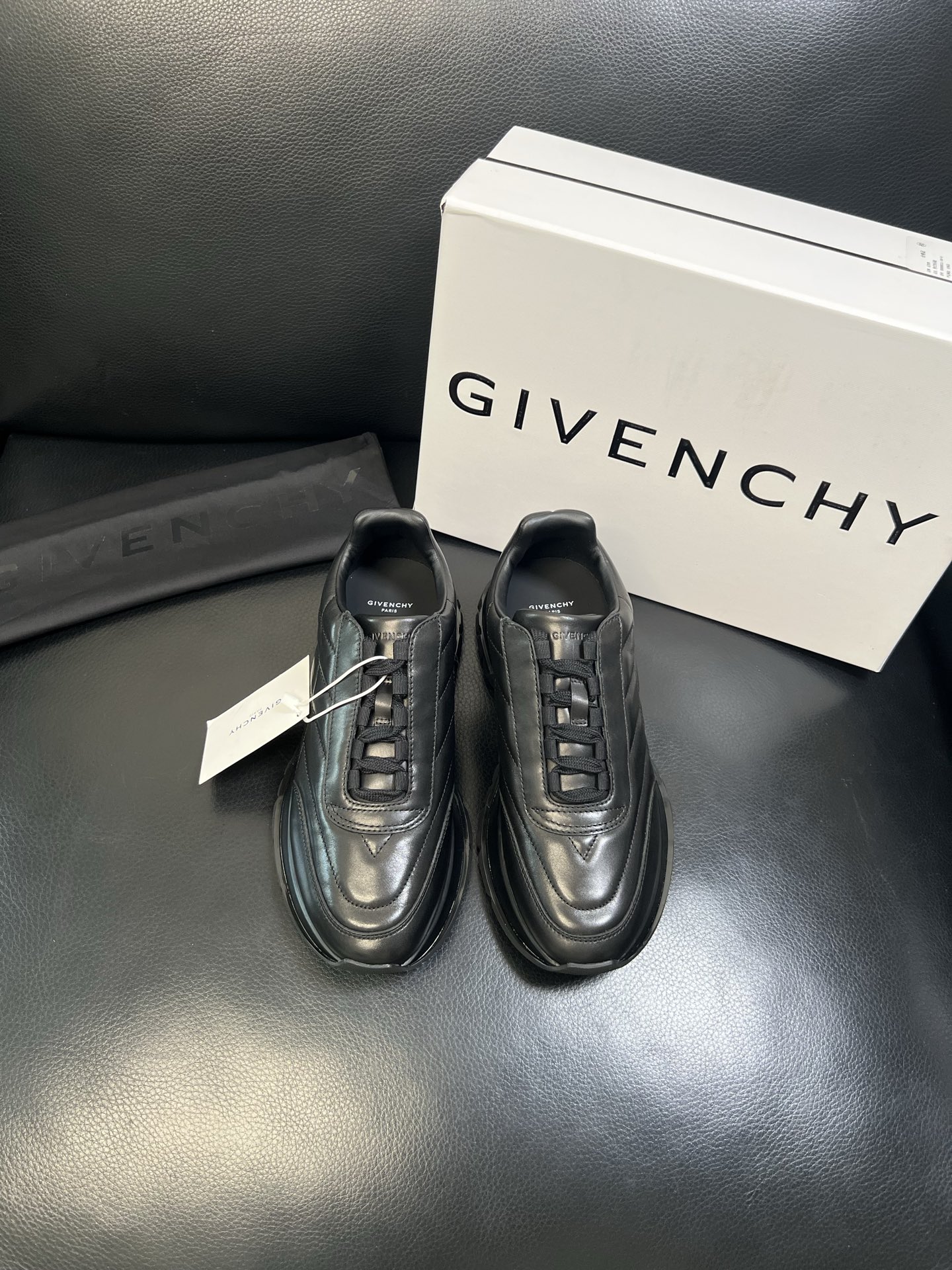 Givenchy 高品质 顶级工艺品 纪梵希 专柜同步原厂配置，意大利进口牛皮搭配网布面料，全鞋配件私模