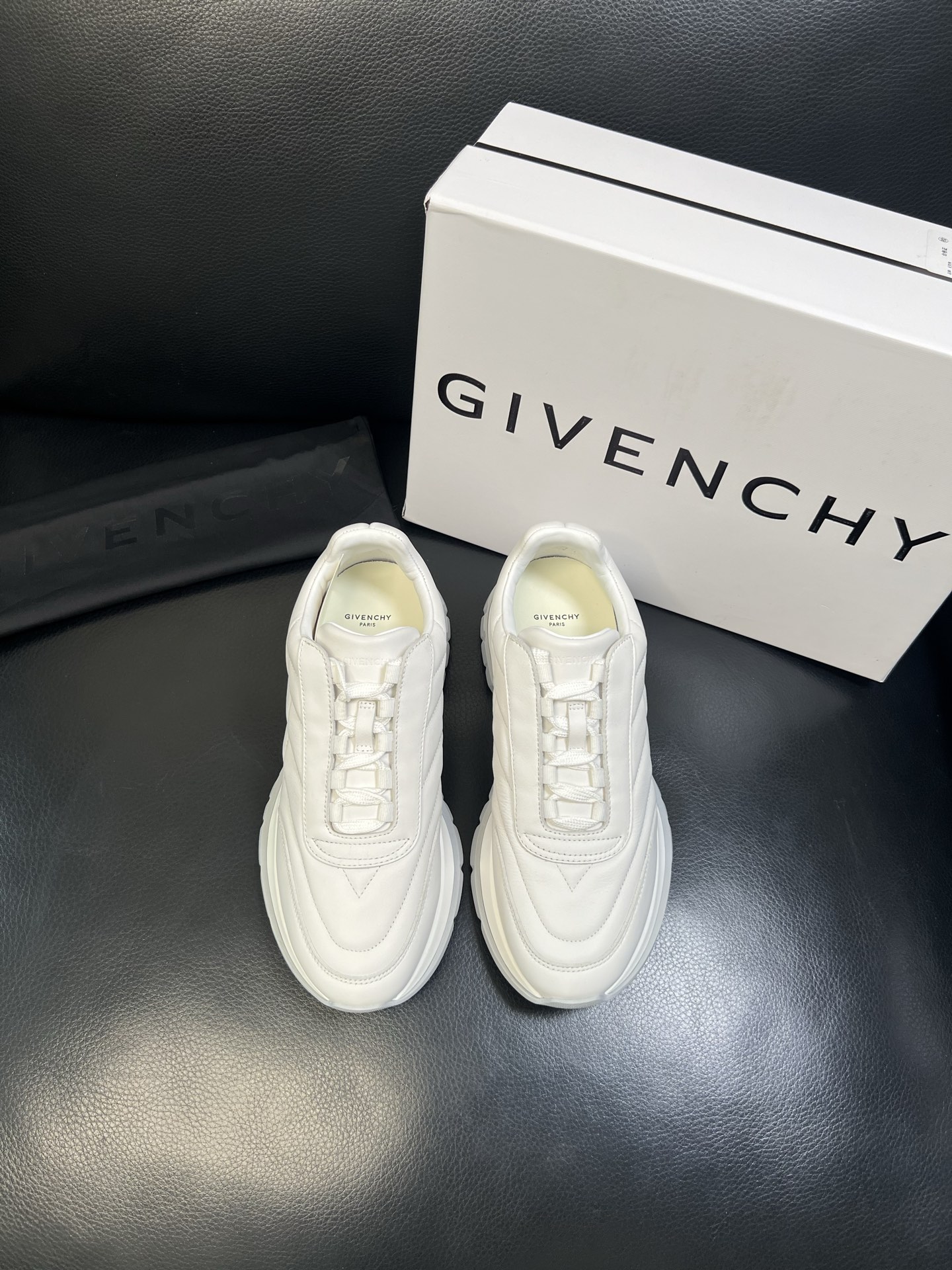 Givenchy 高品质 顶级工艺品 纪梵希 专柜同步原厂配置，意大利进口牛皮搭配网布面料，全鞋配件私模