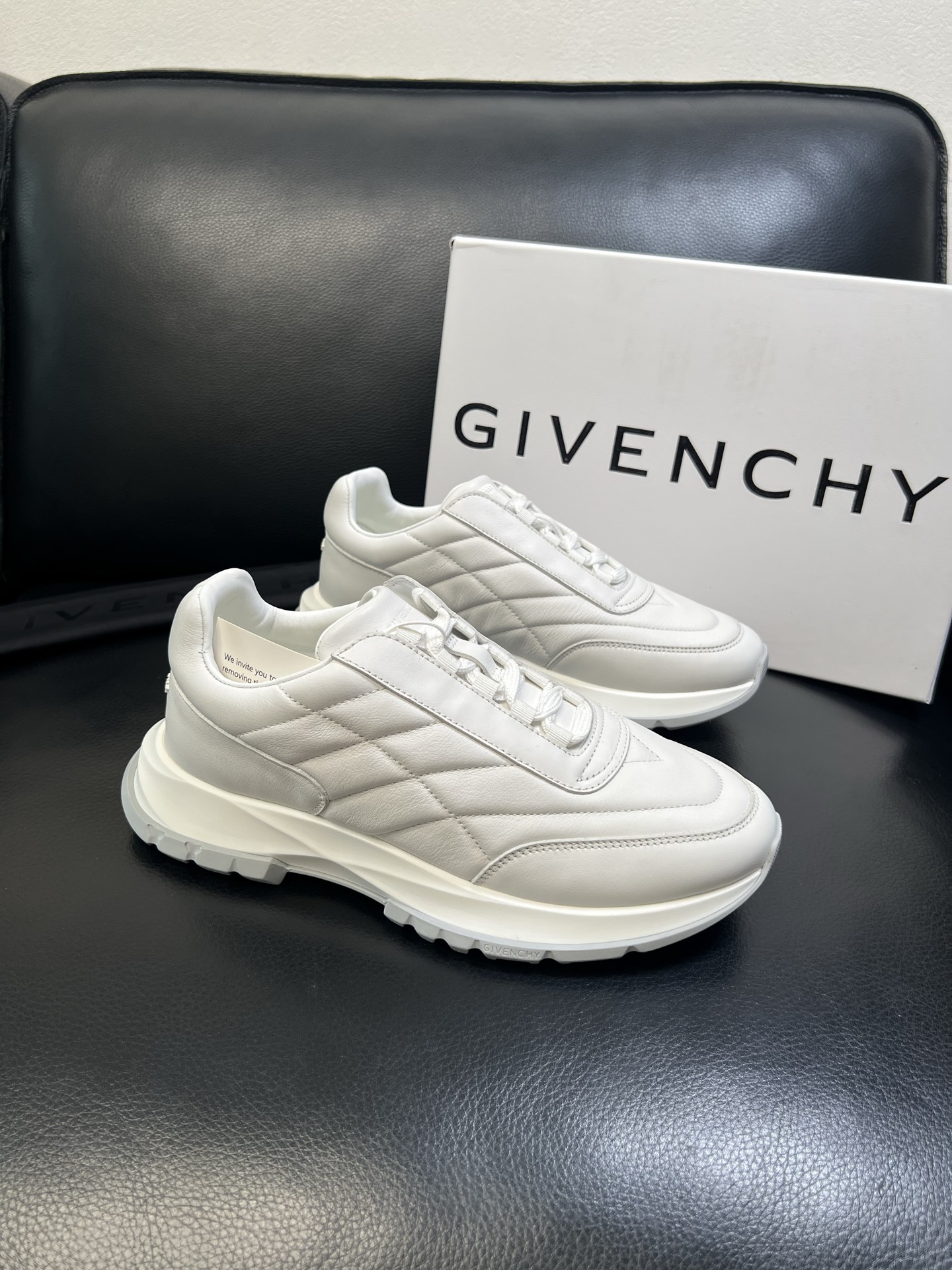 Givenchy 高品质 顶级工艺品 纪梵希 专柜同步原厂配置，意大利进口牛皮搭配网布面料，全鞋配件私模