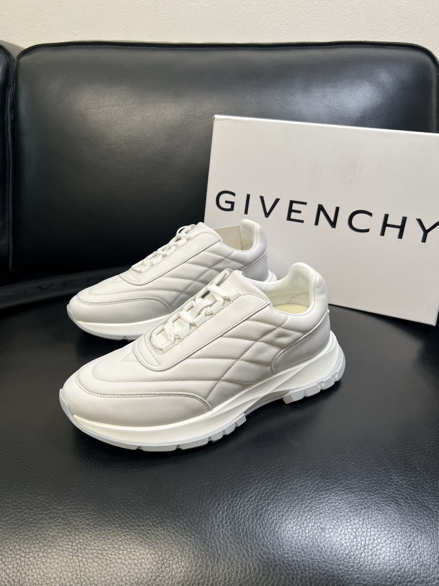 Givenchy 高品质 顶级工艺品 纪梵希 专柜同步原厂配置，意大利进口牛皮搭配网布面料，全鞋配件私模