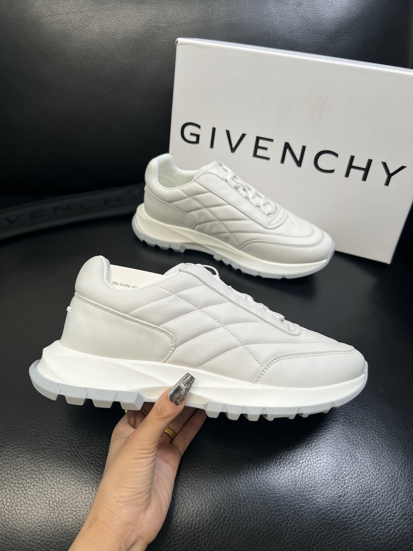 Givenchy 高品质 顶级工艺品 纪梵希 专柜同步原厂配置，意大利进口牛皮搭配网布面料，全鞋配件私模