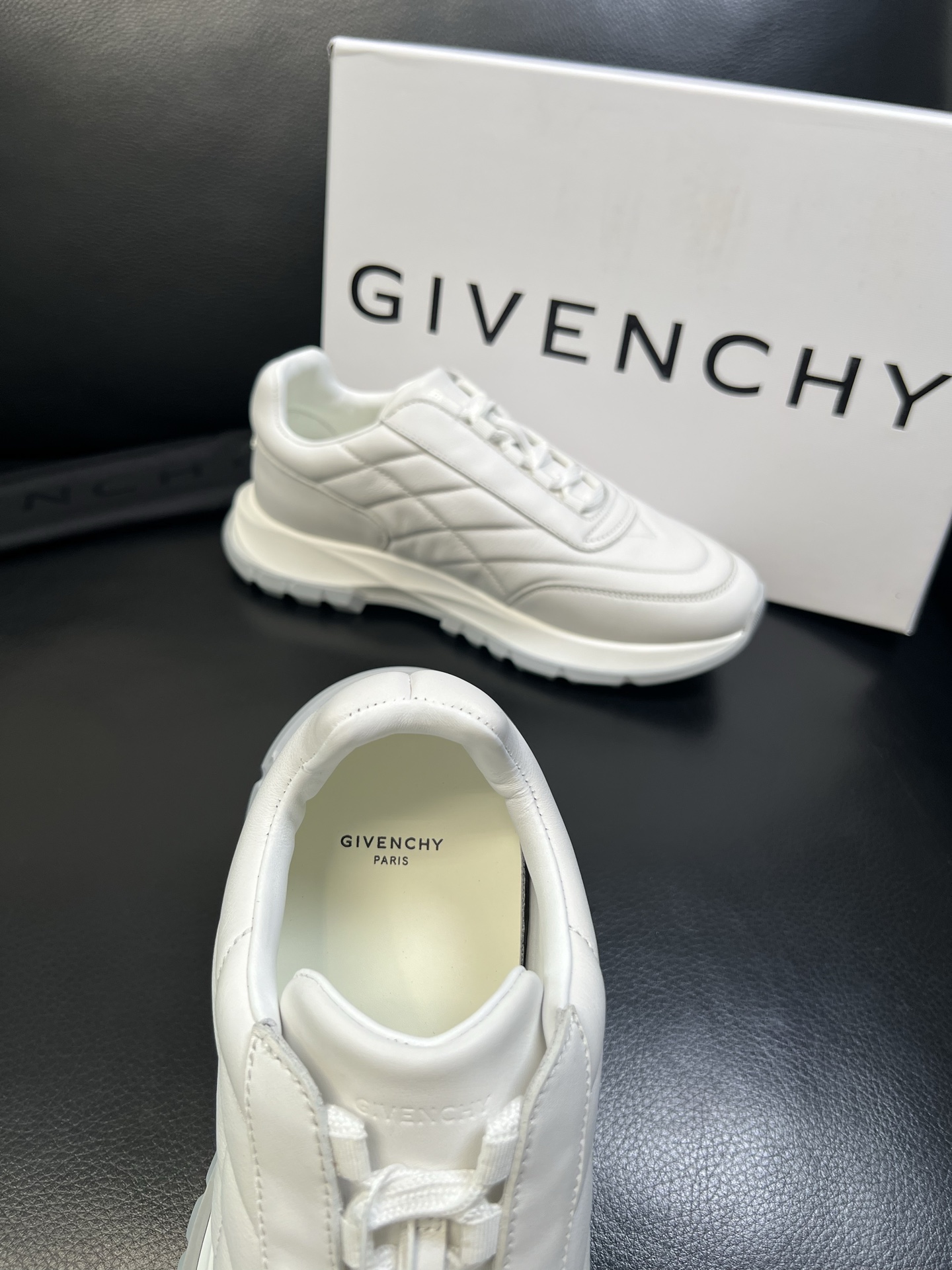 Givenchy 高品质 顶级工艺品 纪梵希 专柜同步原厂配置，意大利进口牛皮搭配网布面料，全鞋配件私模