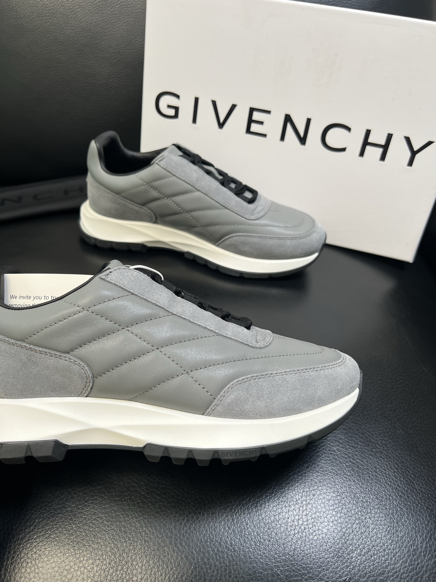 Givenchy 高品质 顶级工艺品 纪梵希 专柜同步原厂配置，意大利进口牛皮搭配网布面料，全鞋配件私模