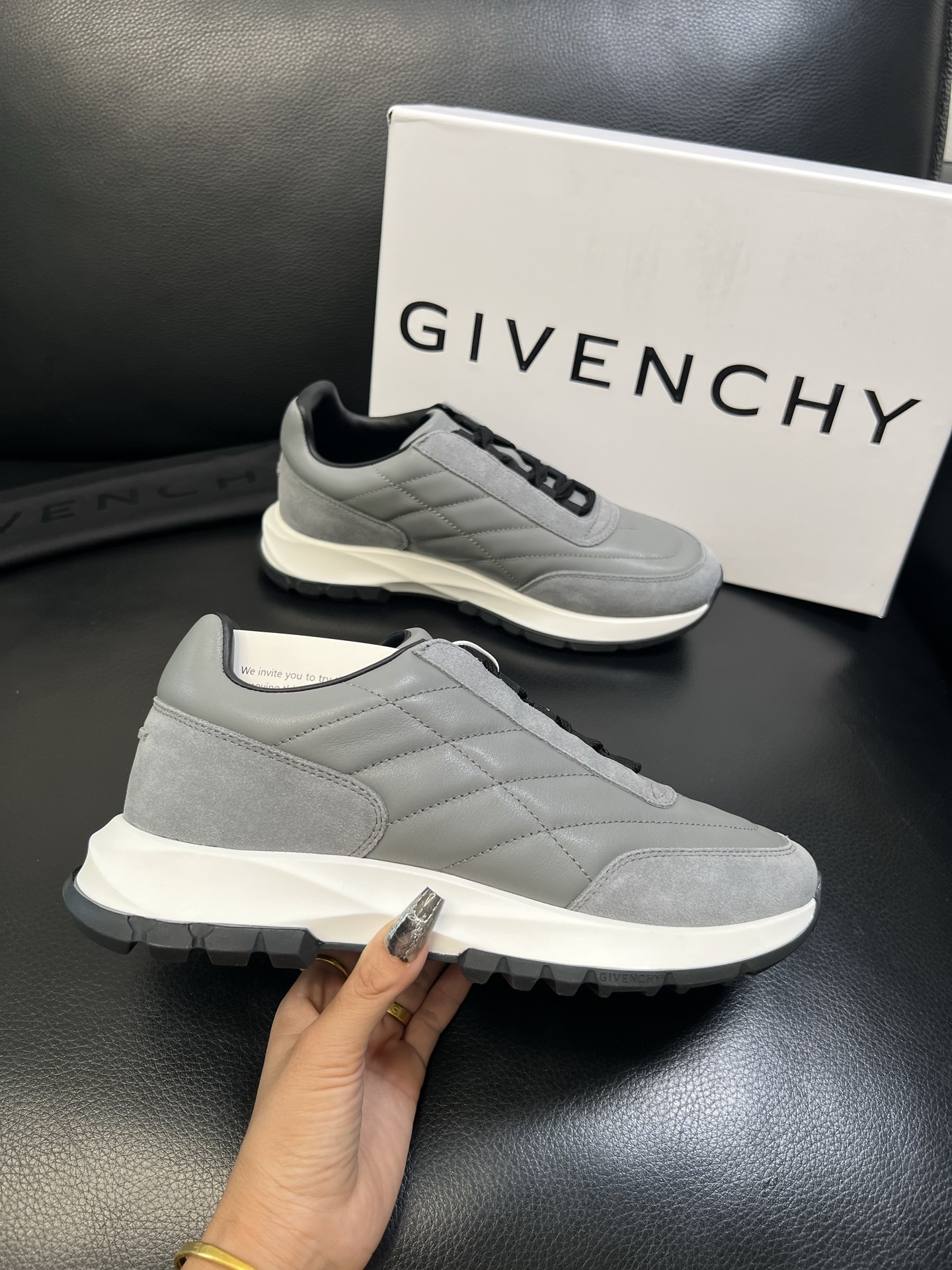 Givenchy 高品质 顶级工艺品 纪梵希 专柜同步原厂配置，意大利进口牛皮搭配网布面料，全鞋配件私模