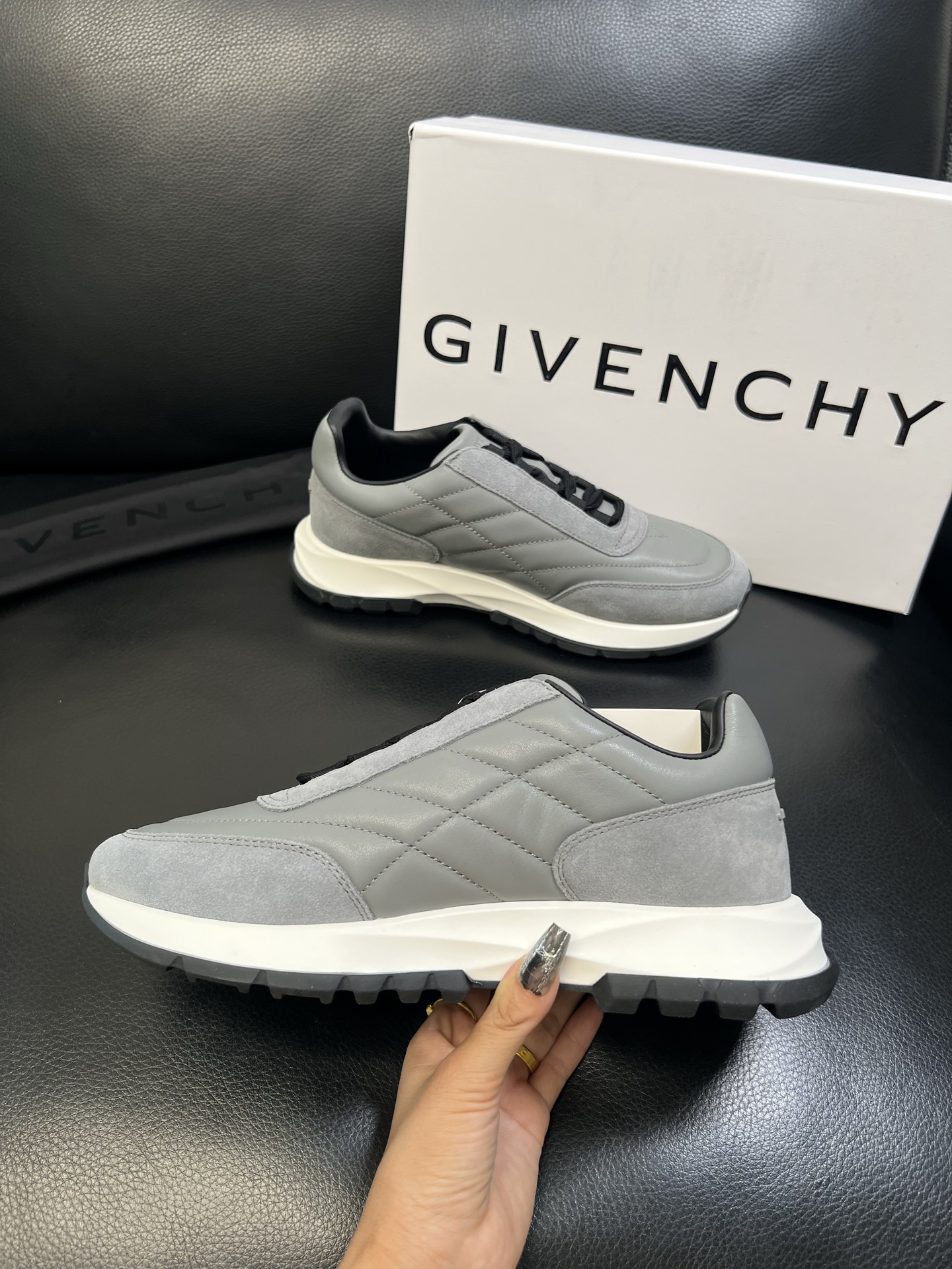 Givenchy 高品质 顶级工艺品 纪梵希 专柜同步原厂配置，意大利进口牛皮搭配网布面料，全鞋配件私模