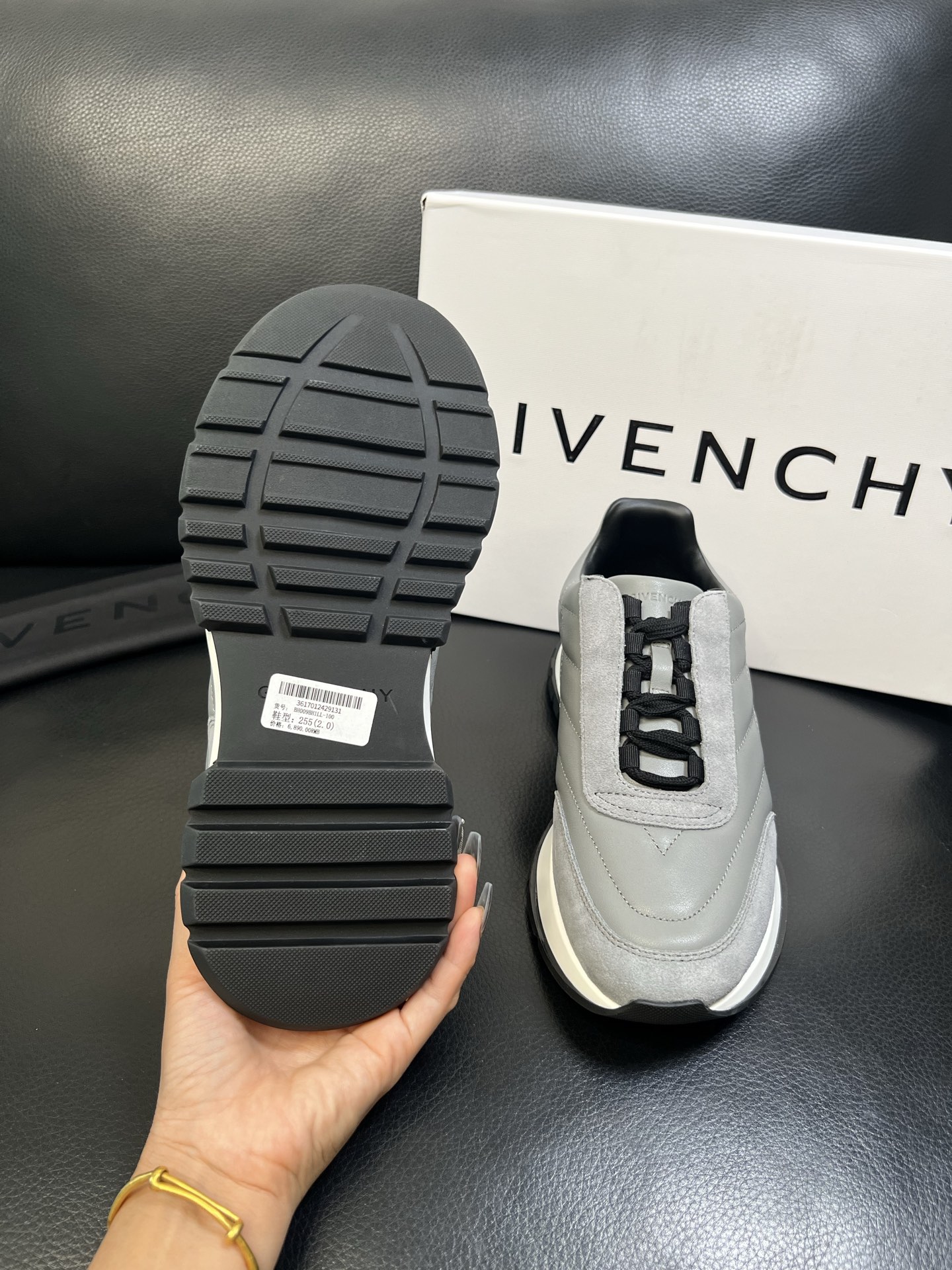 Givenchy 高品质 顶级工艺品 纪梵希 专柜同步原厂配置，意大利进口牛皮搭配网布面料，全鞋配件私模